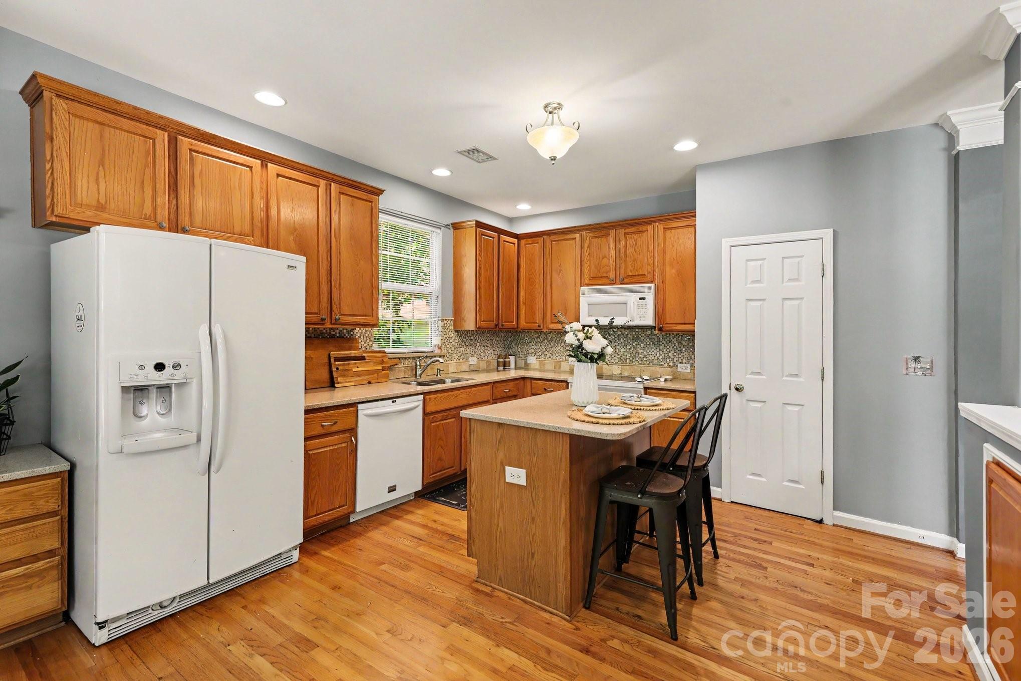 5604 Edgeweir Court — Charlotte