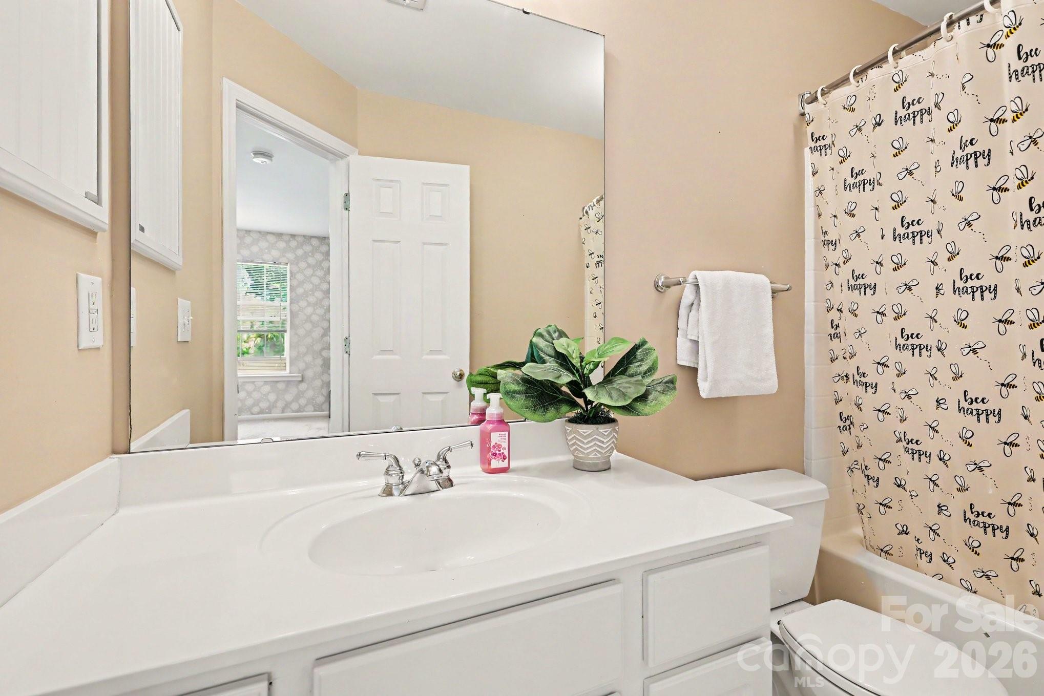 5604 Edgeweir Court — Charlotte