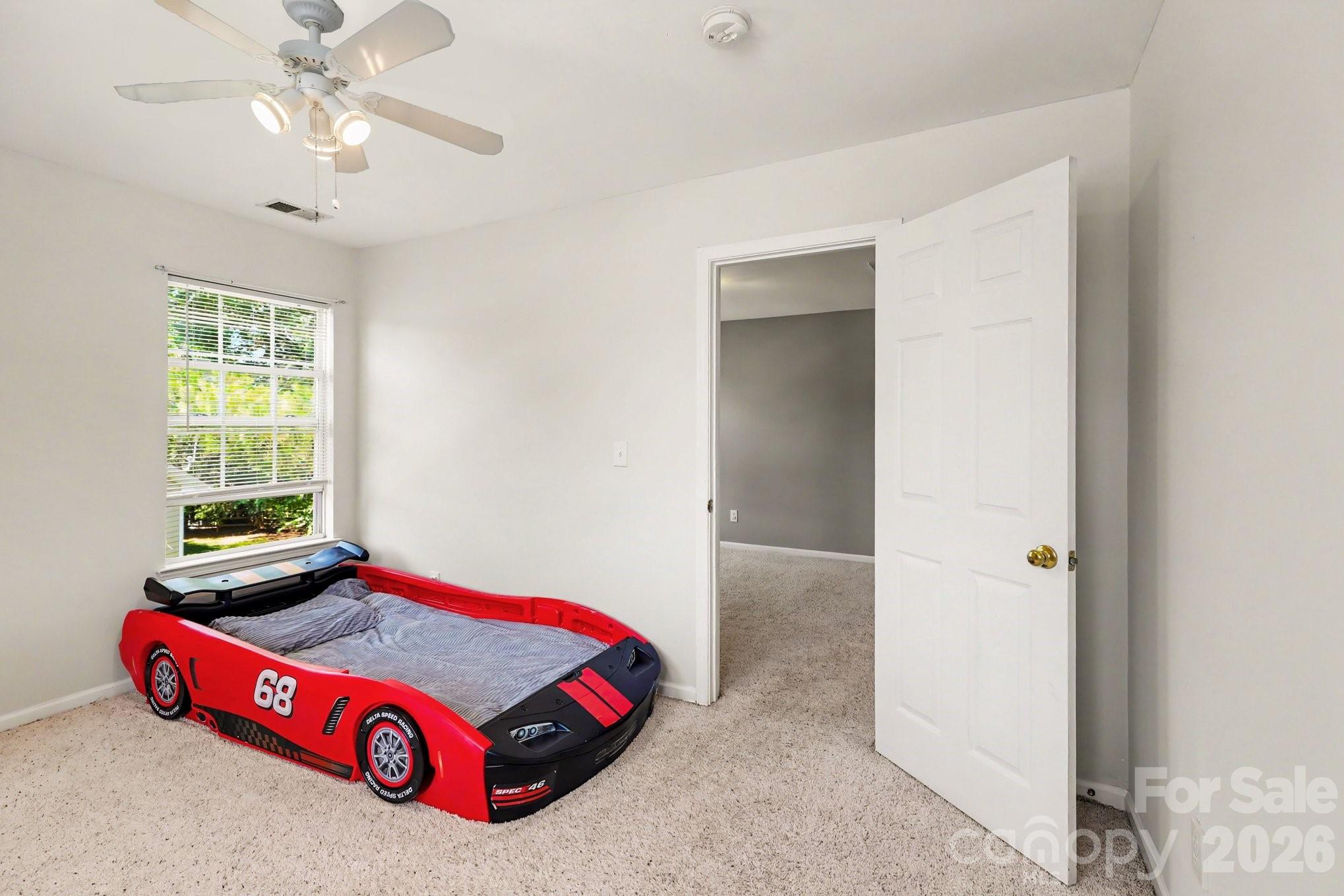 5604 Edgeweir Court — Charlotte