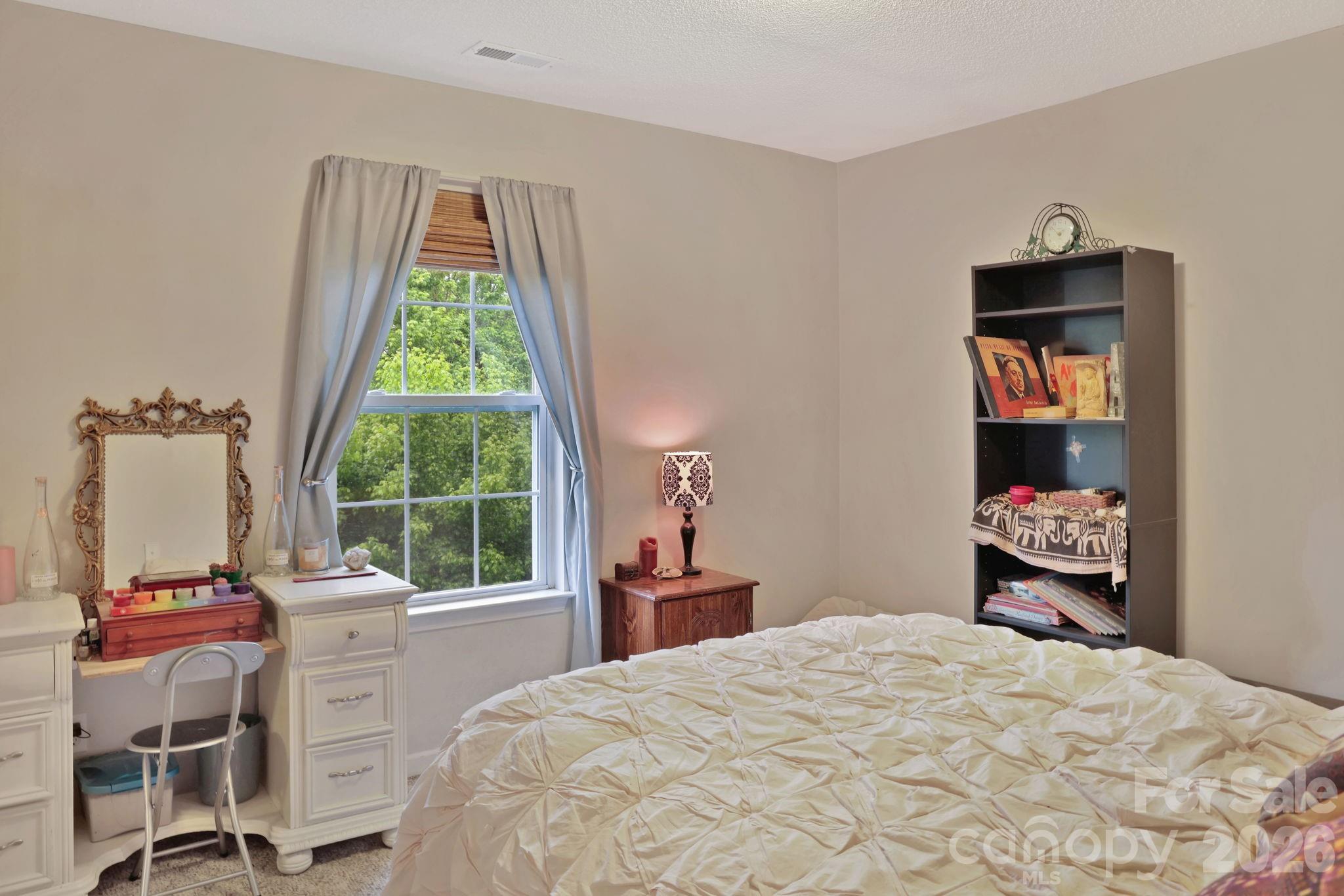 1798 New Stock Road — Weaverville