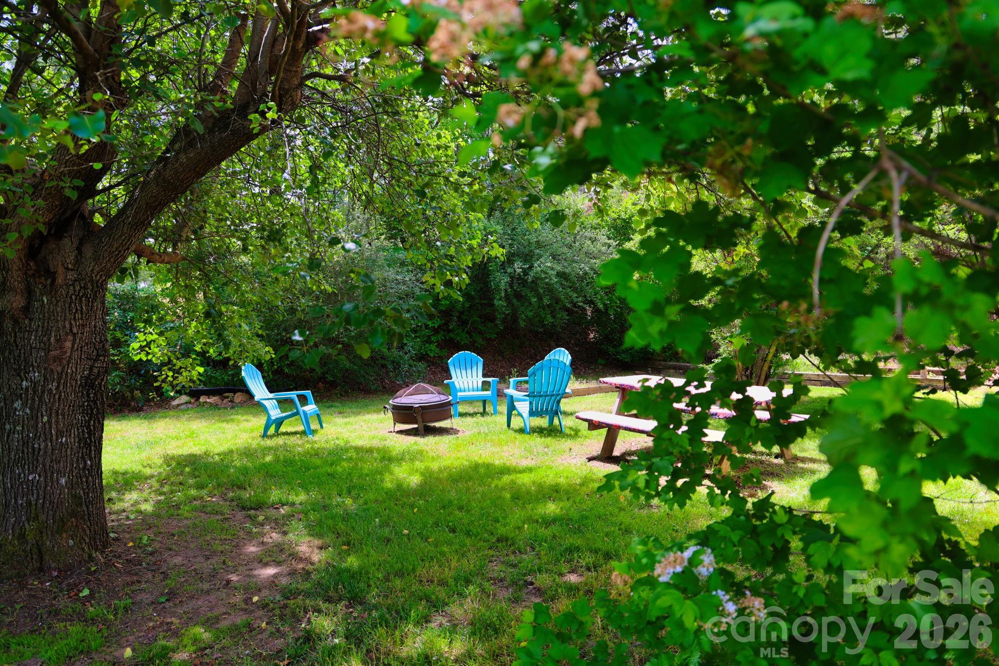 1798 New Stock Road — Weaverville