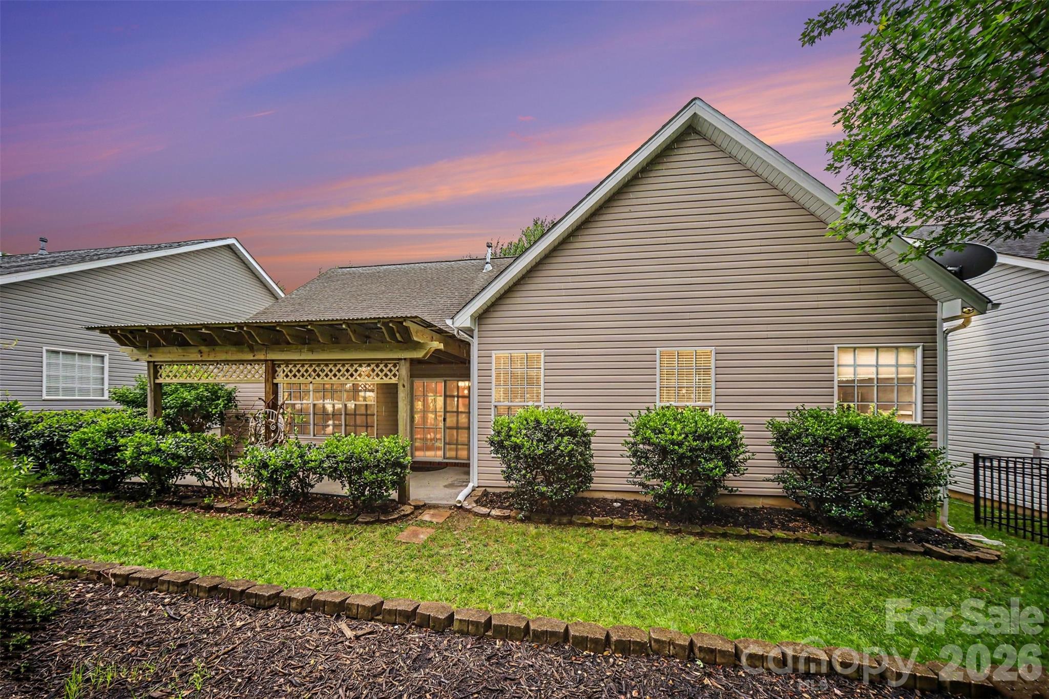1116 Millbank Drive — Matthews