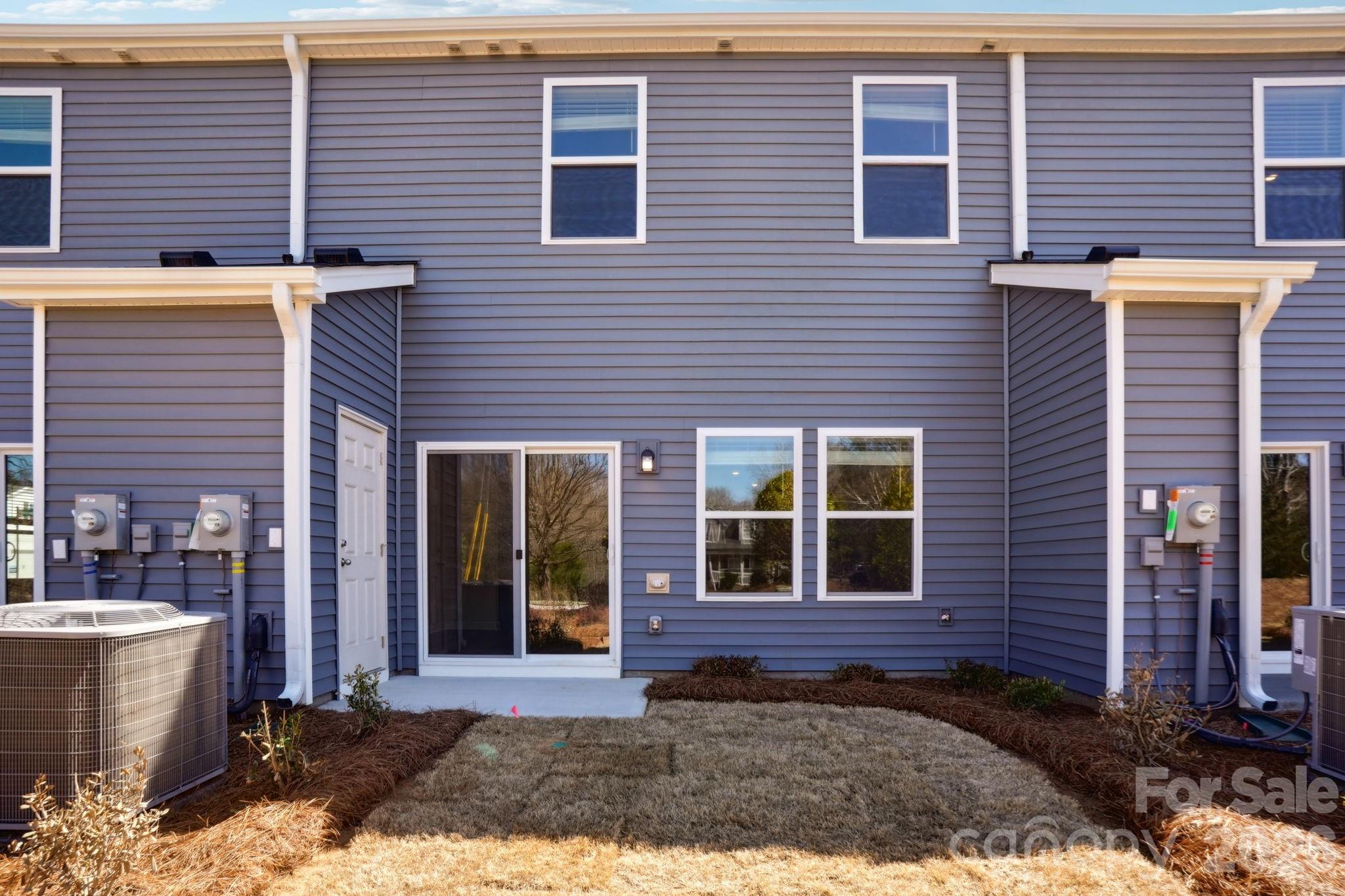 9044 Foggy Brook Loop — Charlotte