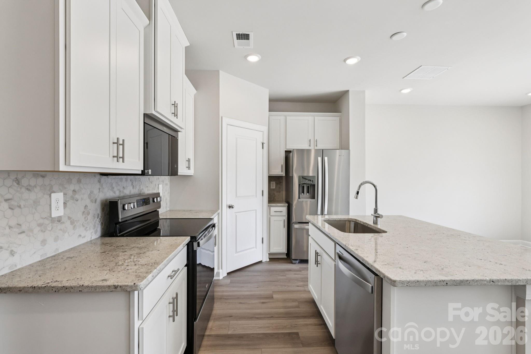 9044 Foggy Brook Loop — Charlotte
