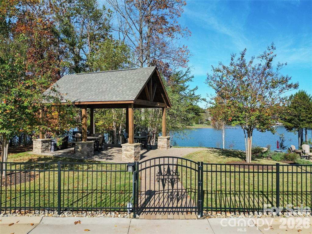 108 Helm Lane — Mooresville