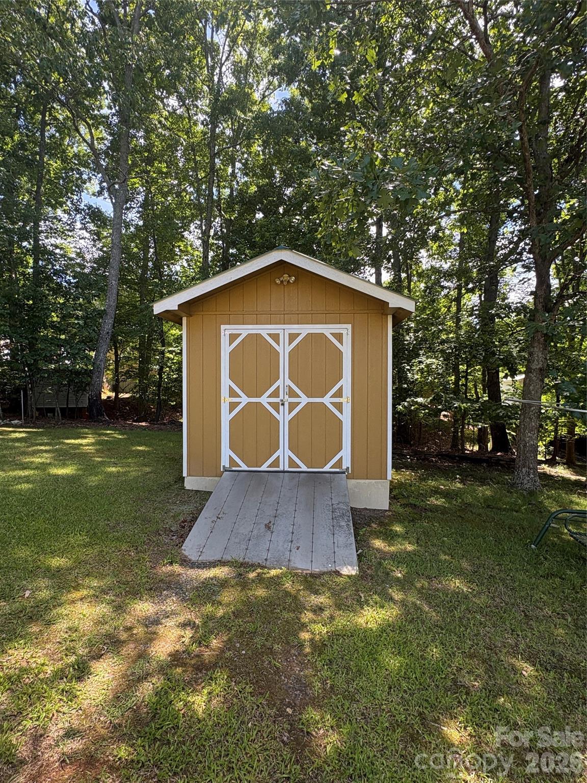 132 Blue Bird Drive — New London