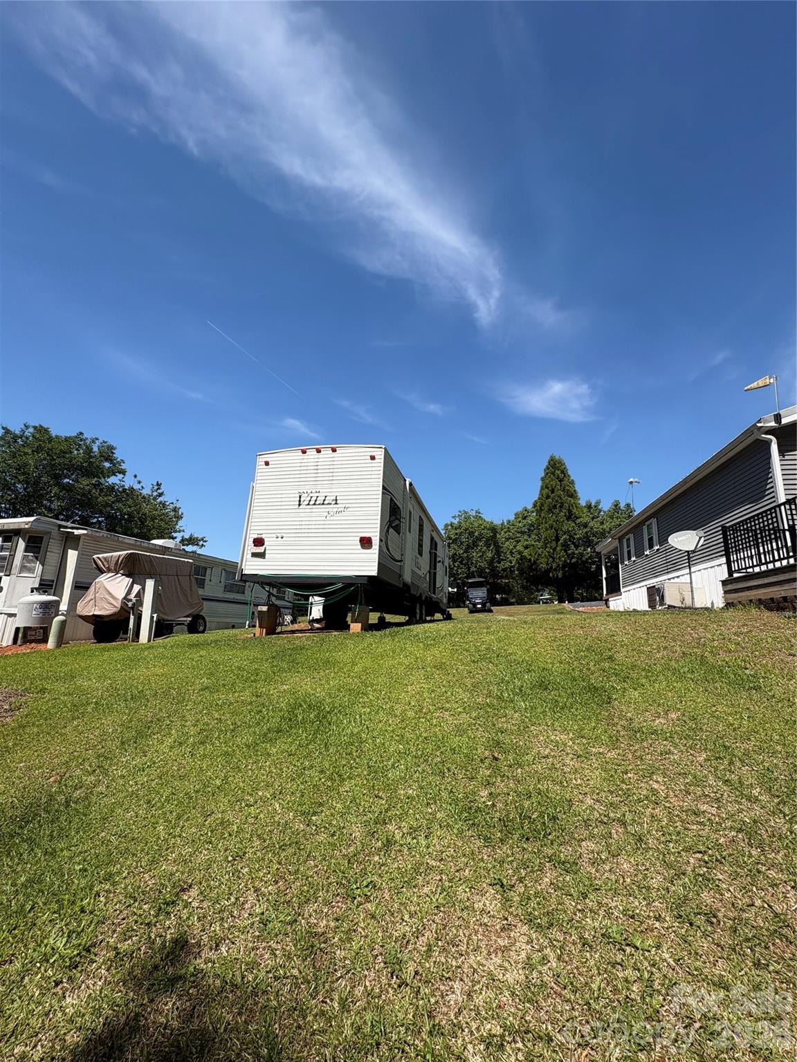 132 Blue Bird Drive — New London