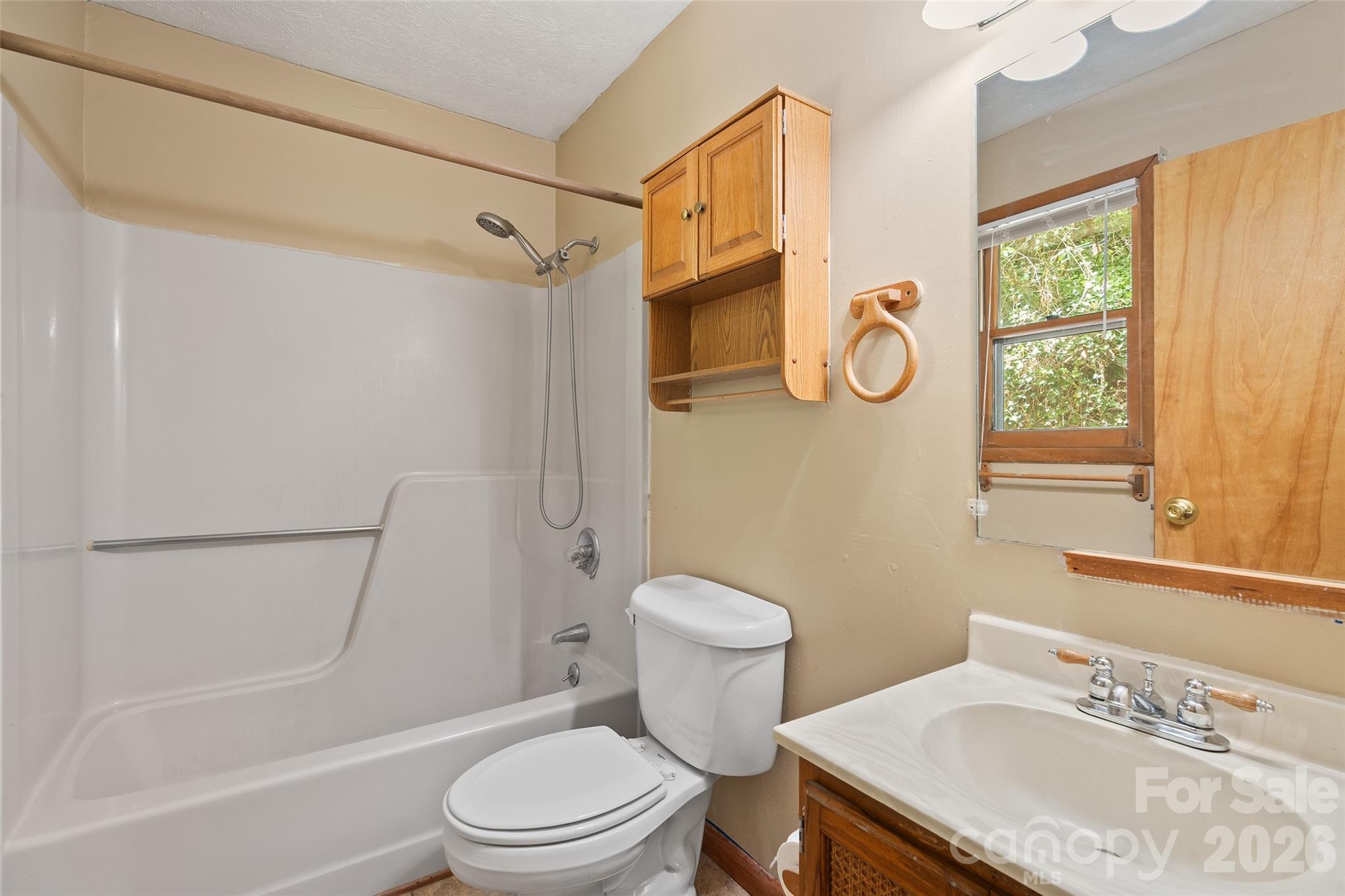 107 Pretty View Lane — Waynesville