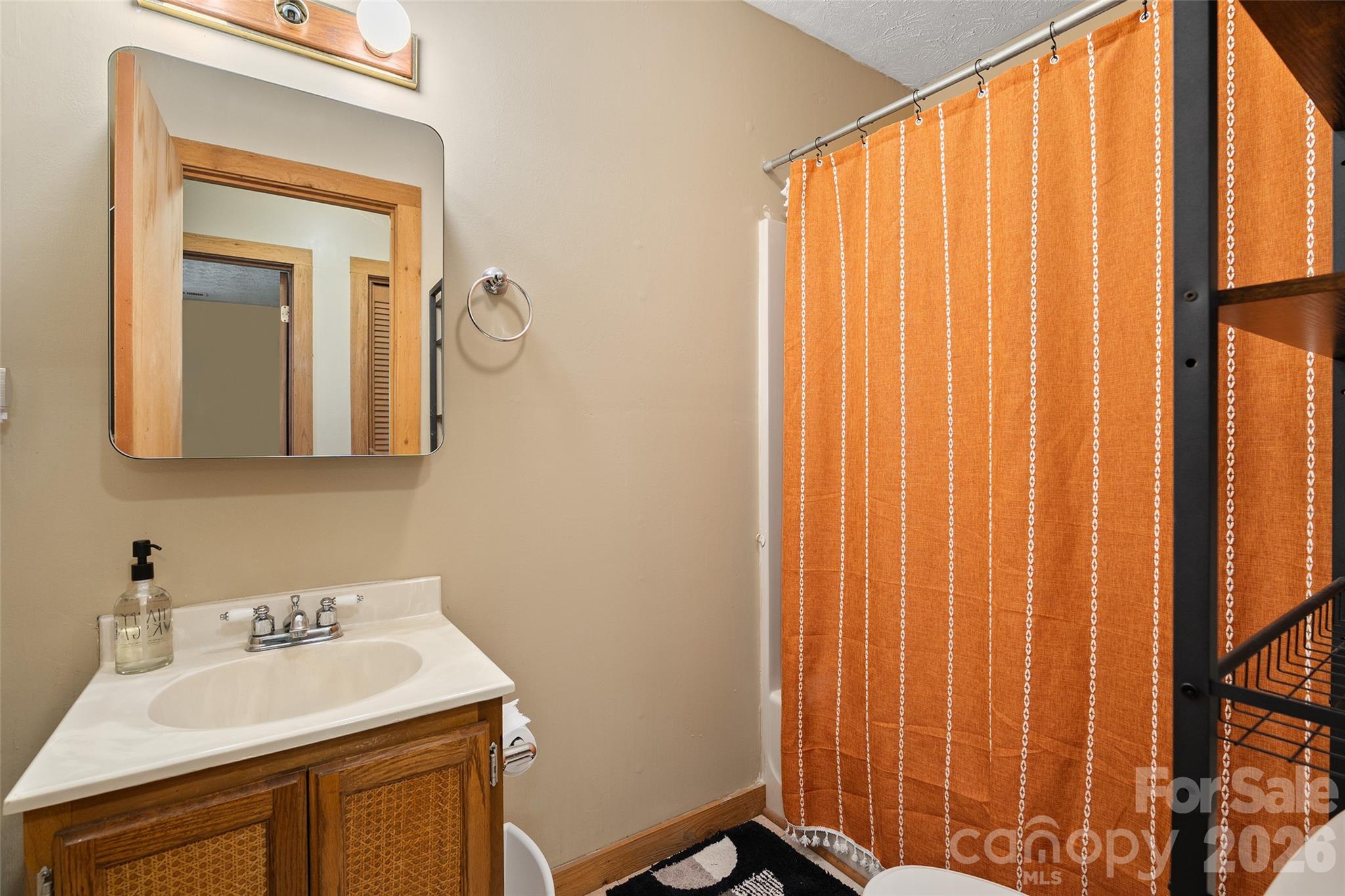 107 Pretty View Lane — Waynesville
