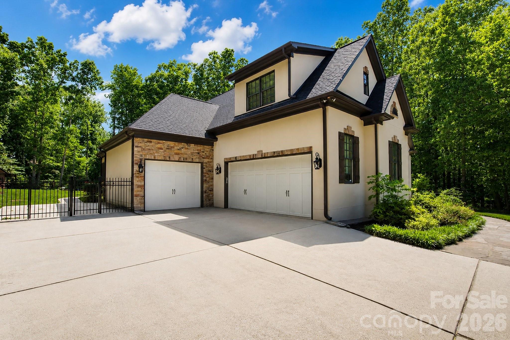 7304 River Valley Court — Mint Hill