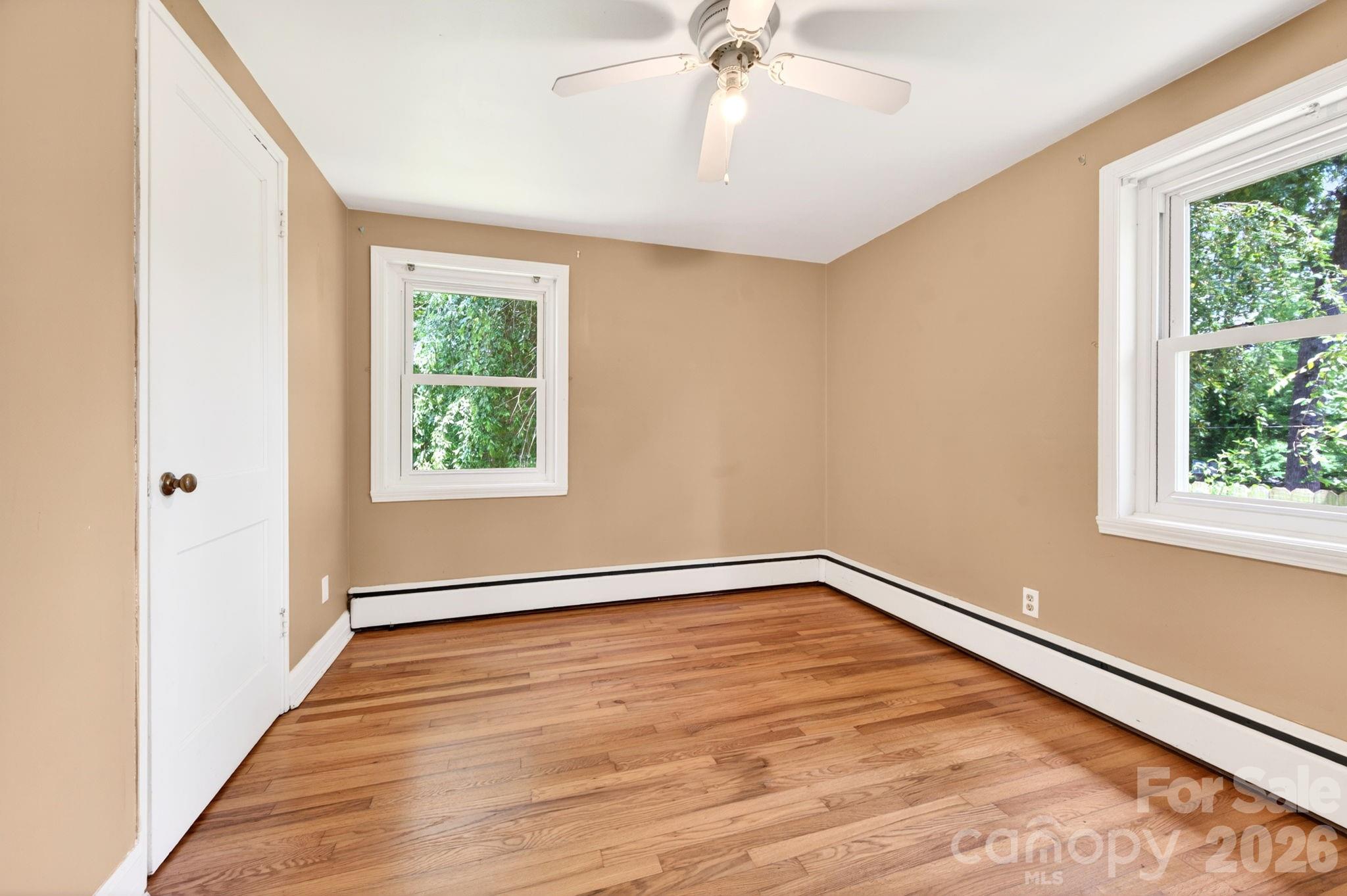 411 Hillcrest Circle — Hendersonville