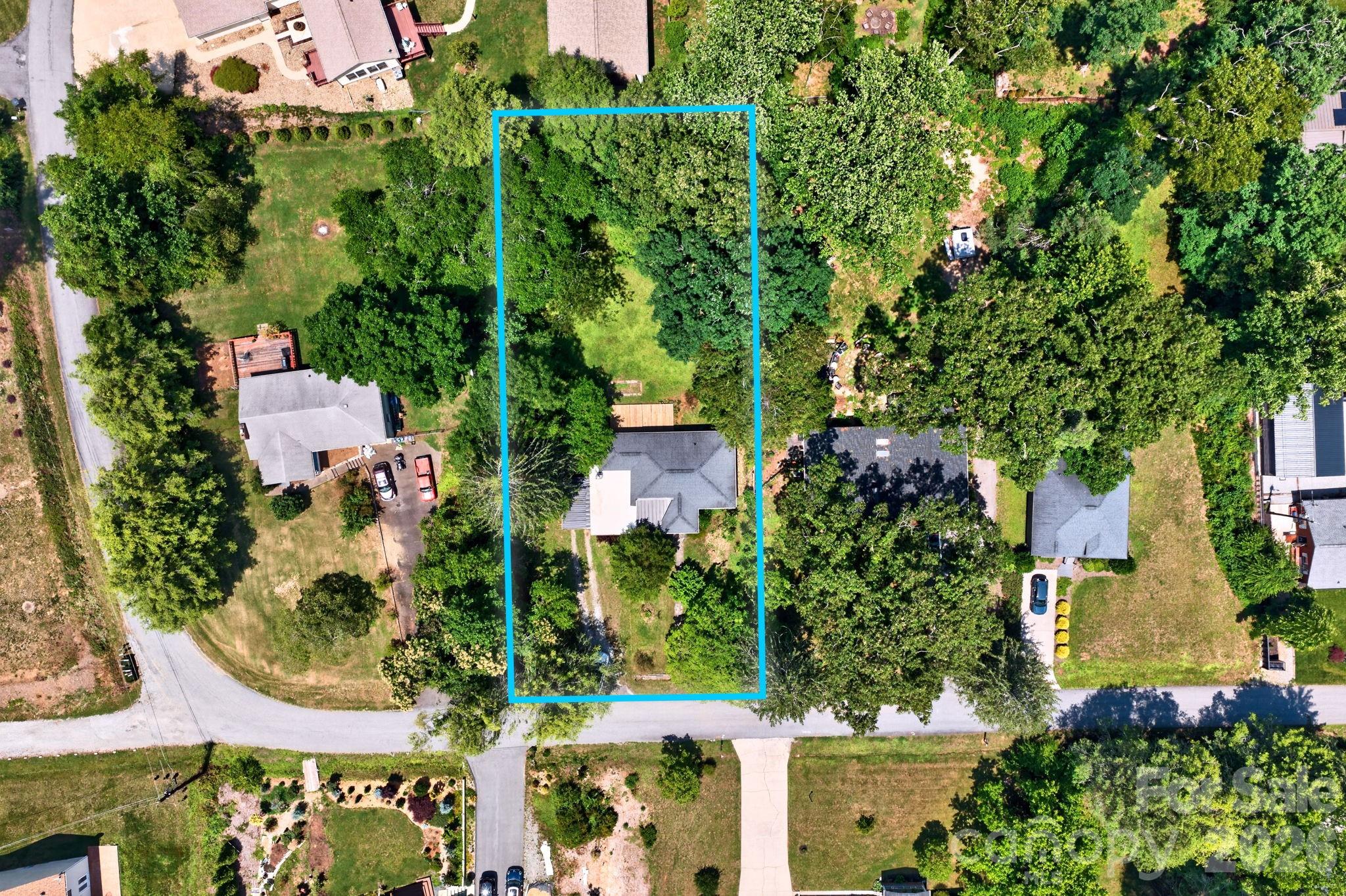 411 Hillcrest Circle — Hendersonville