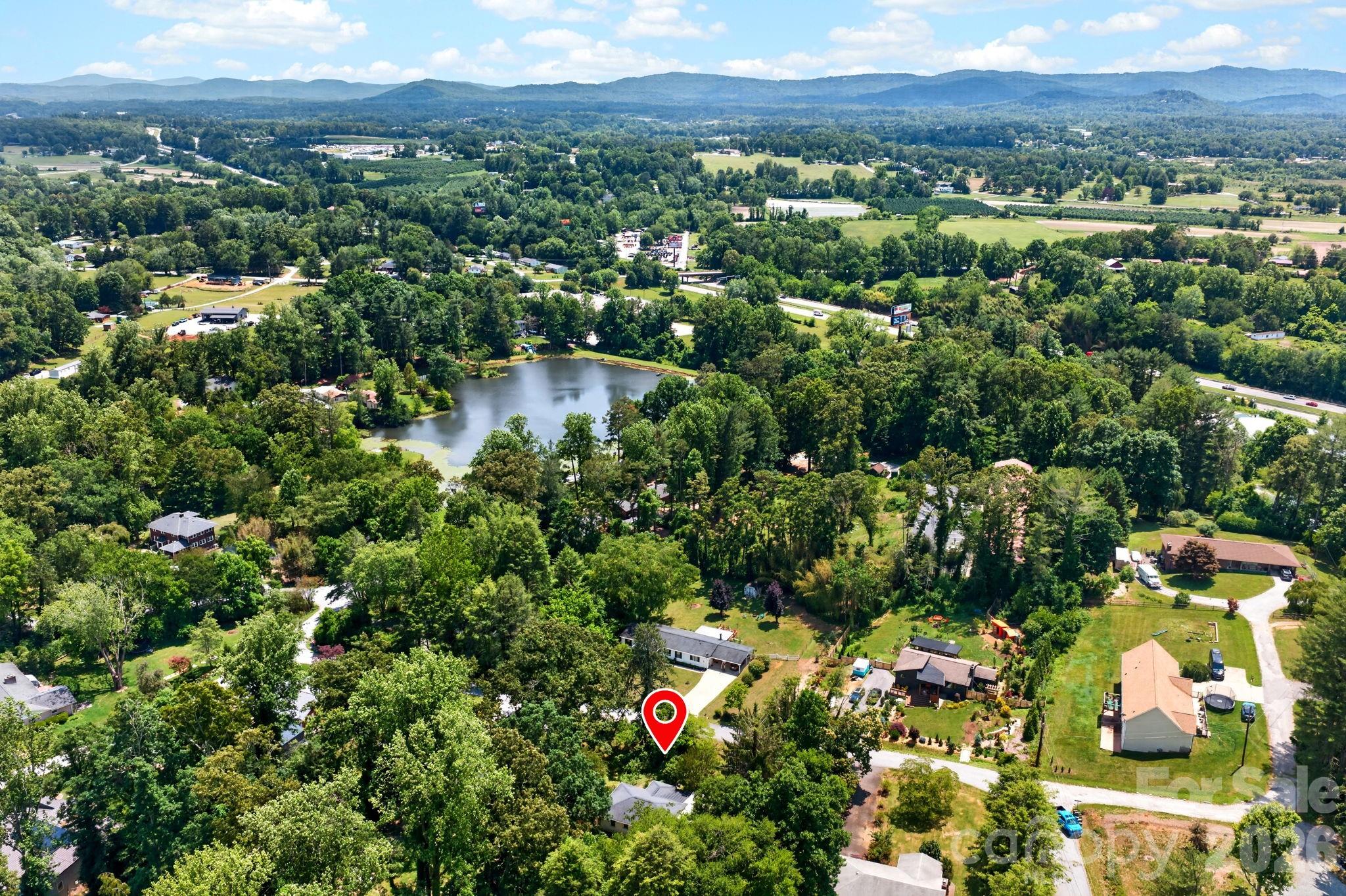 411 Hillcrest Circle — Hendersonville