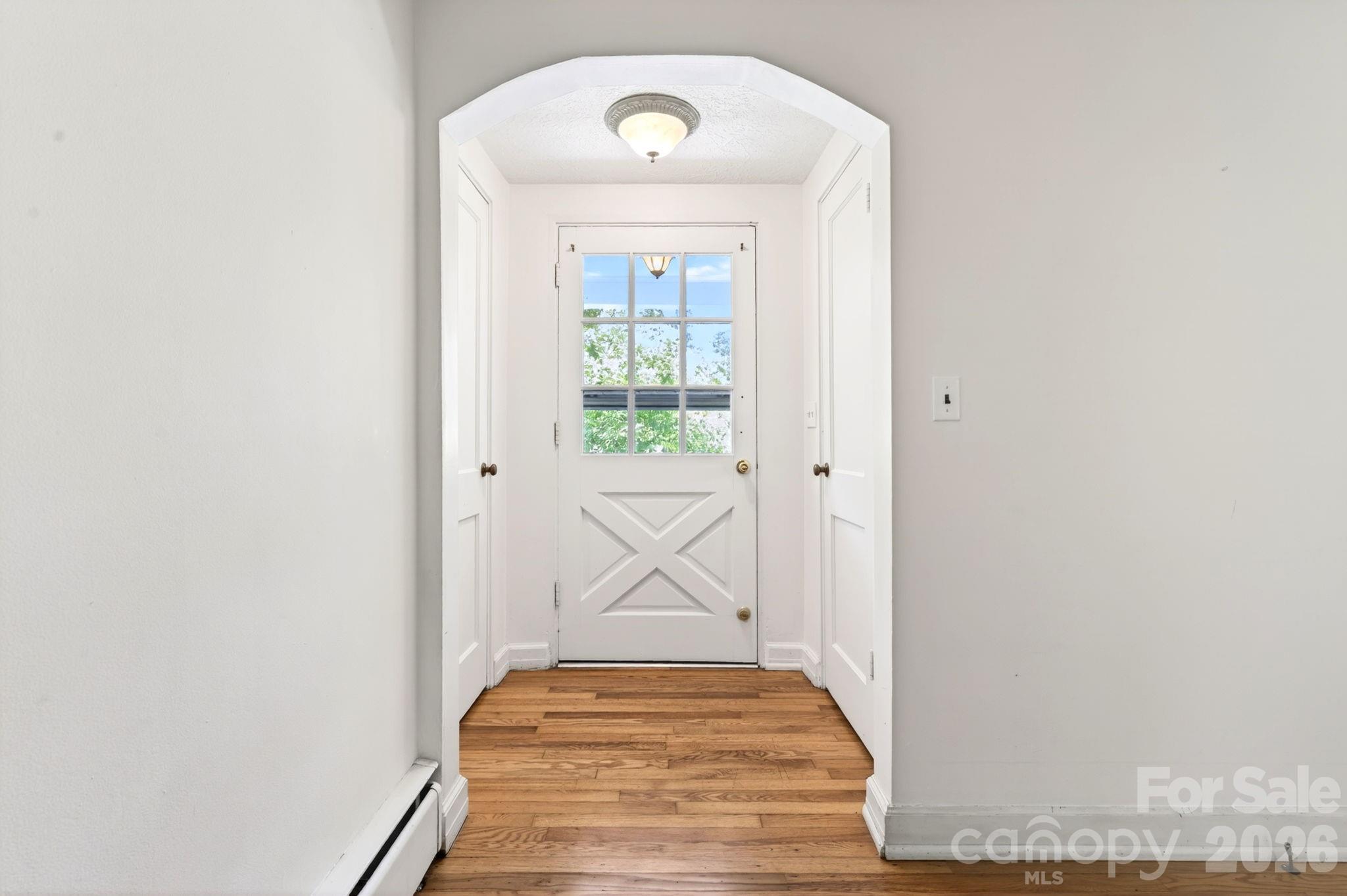 411 Hillcrest Circle — Hendersonville