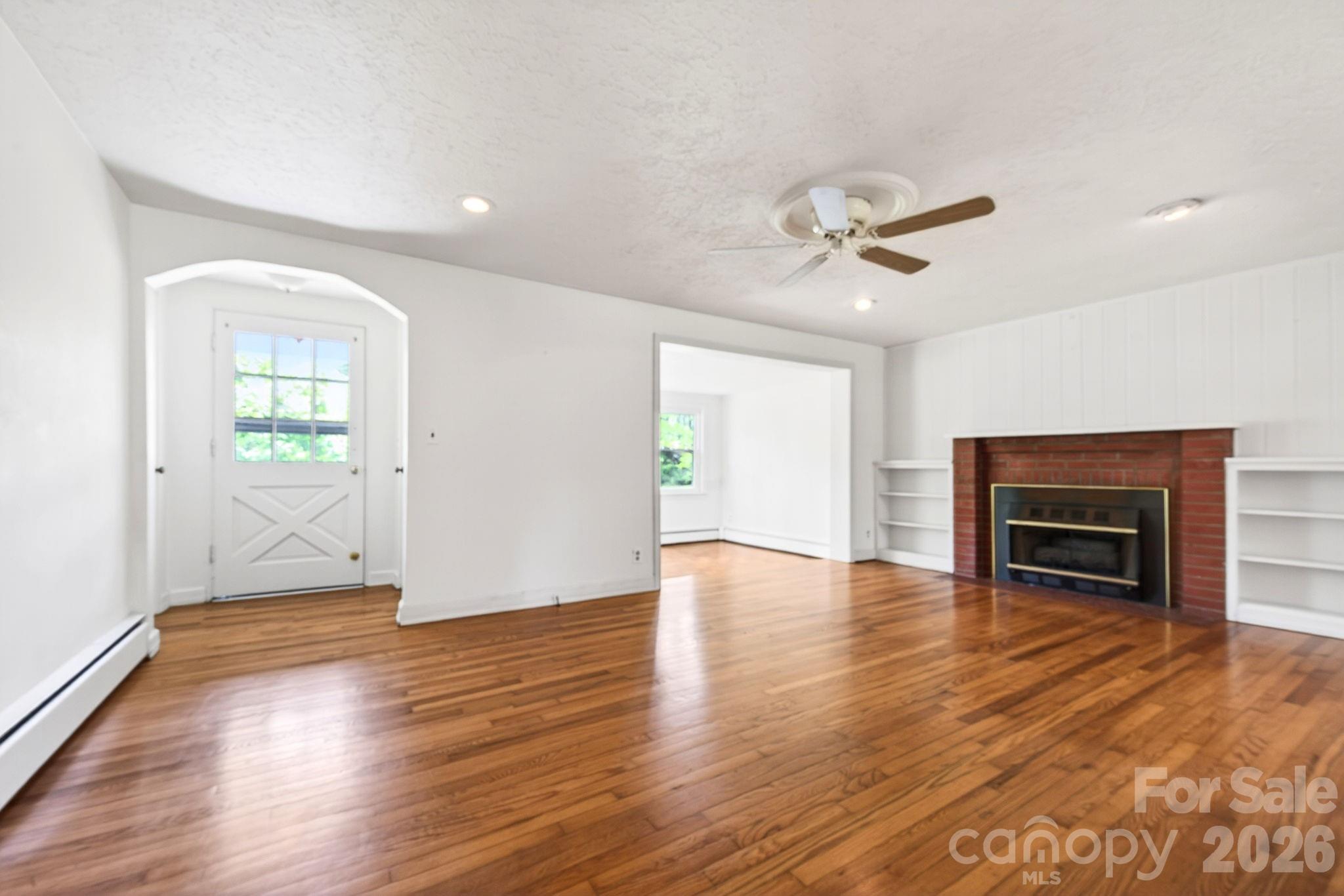 411 Hillcrest Circle — Hendersonville