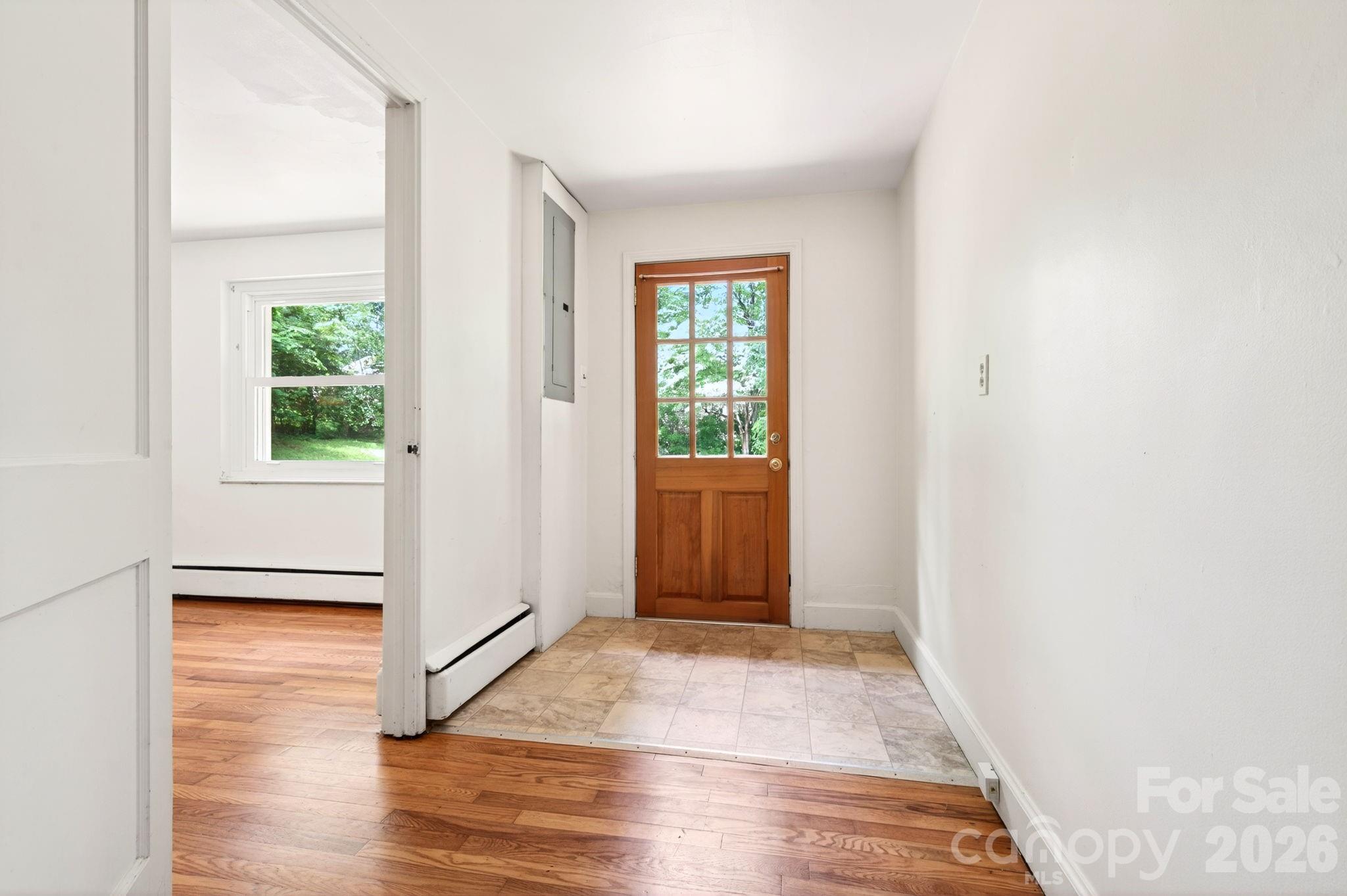411 Hillcrest Circle — Hendersonville