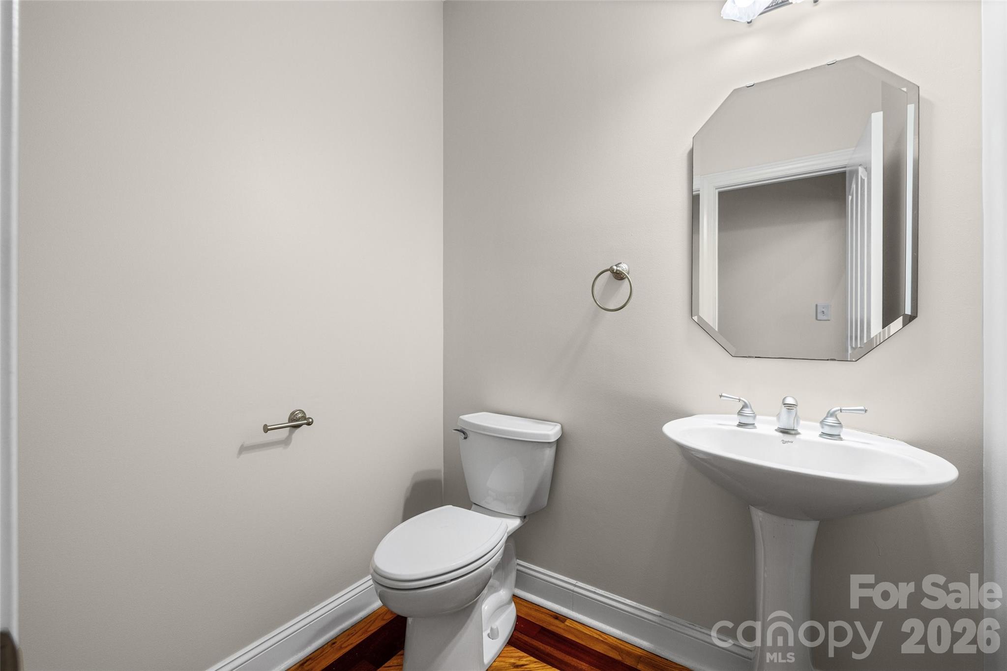 1606 Ferdinand Lane — York