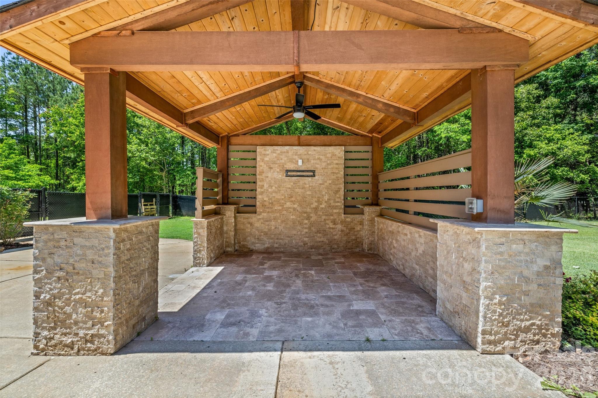 1606 Ferdinand Lane — York