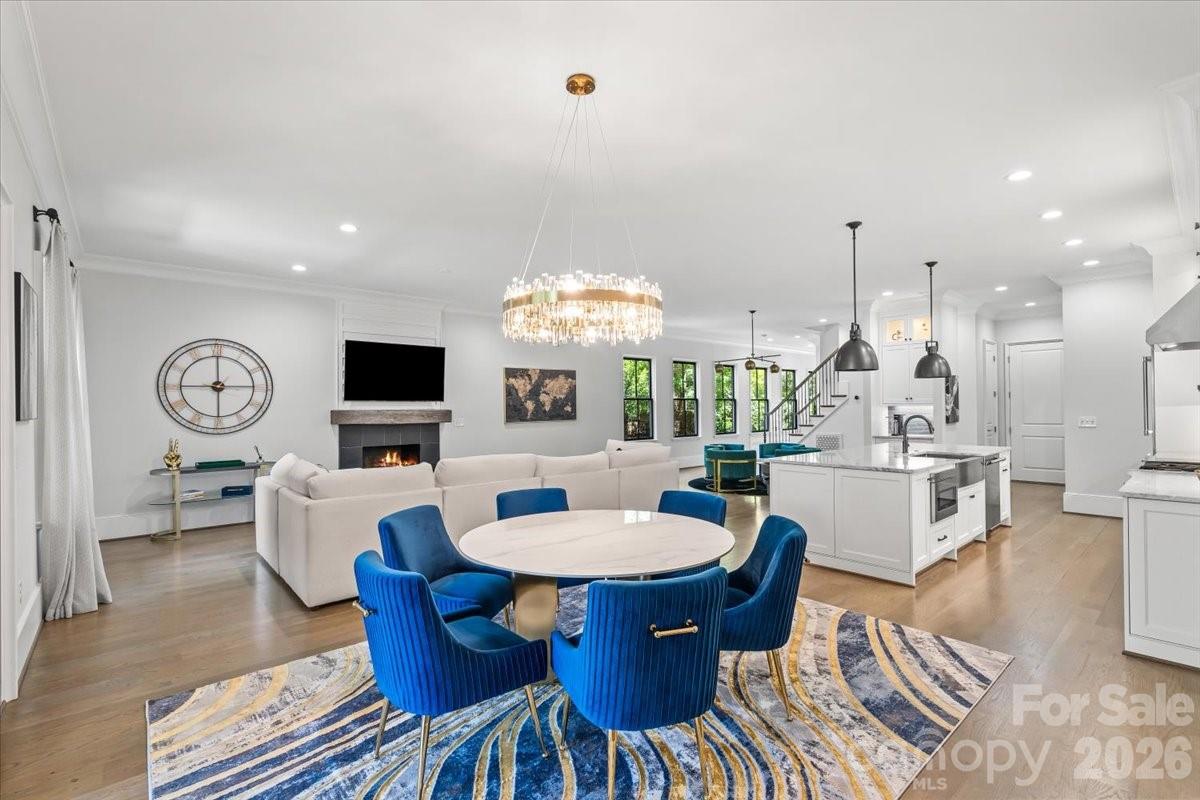 1160 S Kings Drive — Charlotte