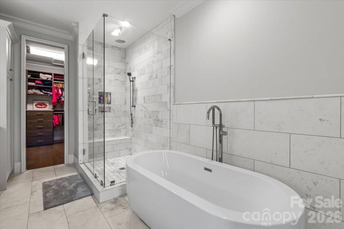 1160 S Kings Drive — Charlotte
