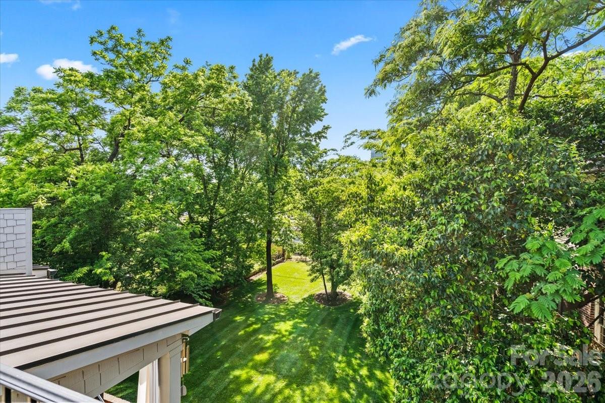 1160 S Kings Drive — Charlotte