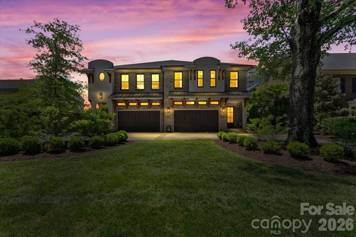 1160 S Kings Drive — Charlotte