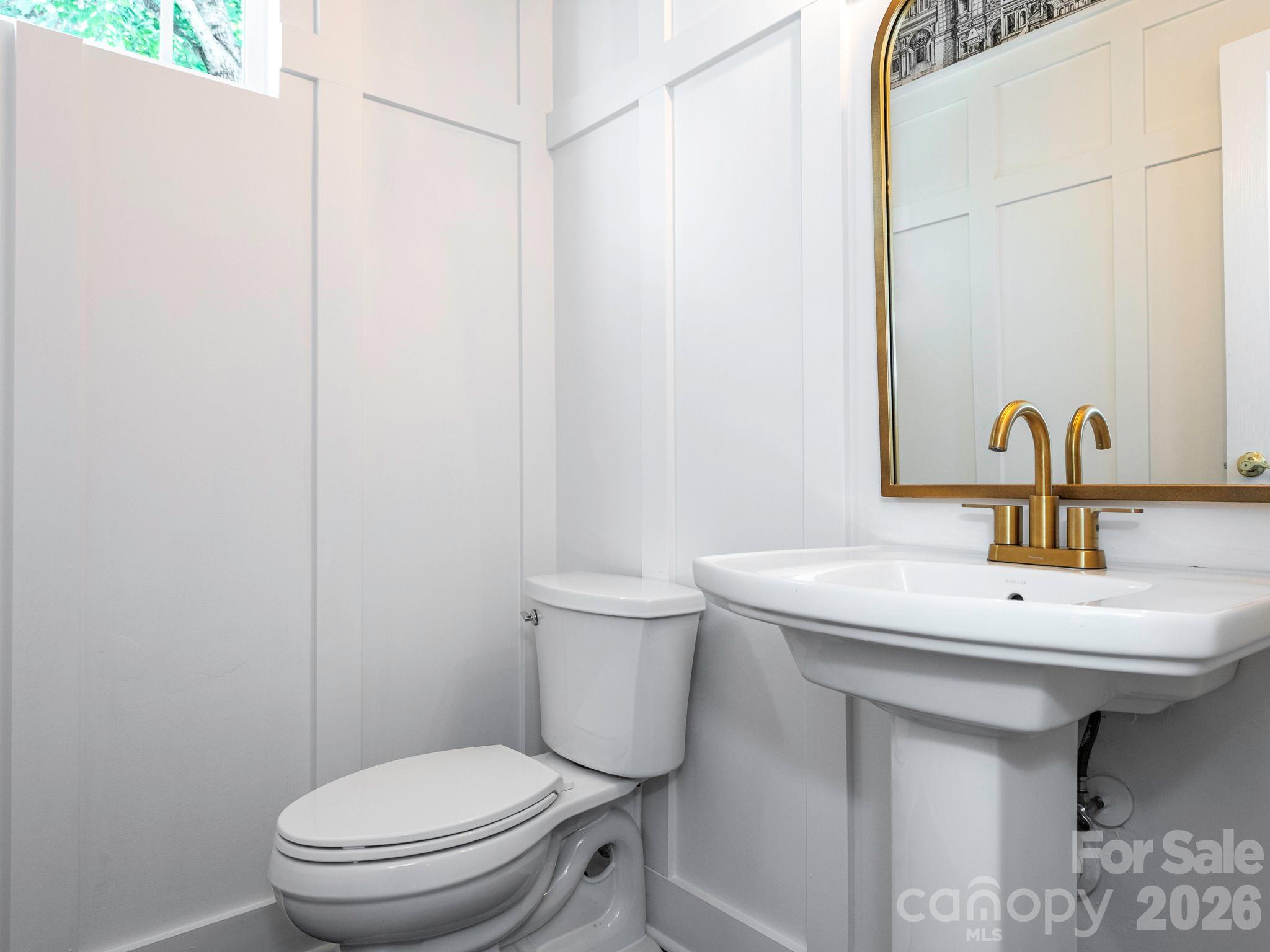 1409 Shade Tree Court — Matthews