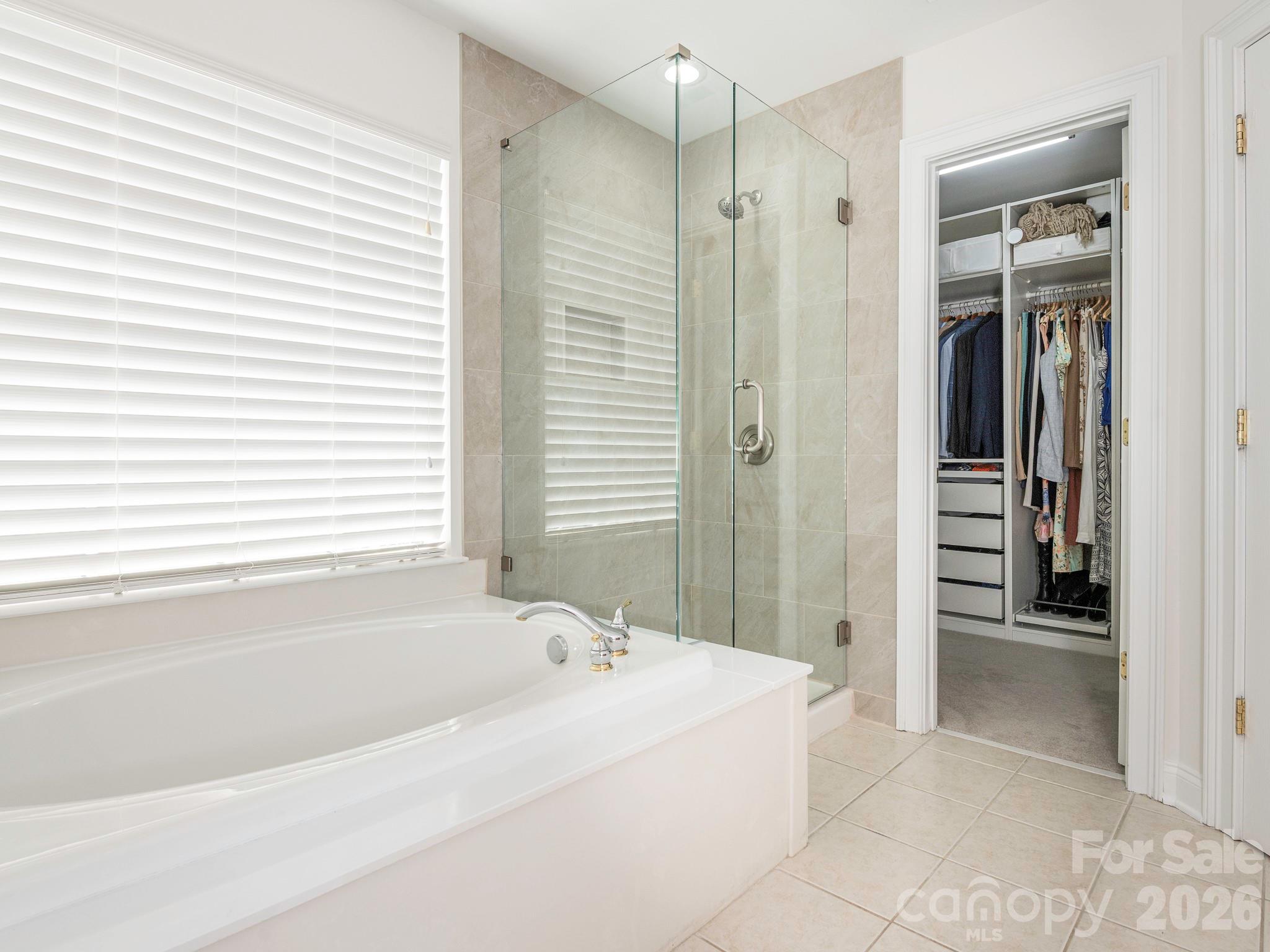 1409 Shade Tree Court — Matthews
