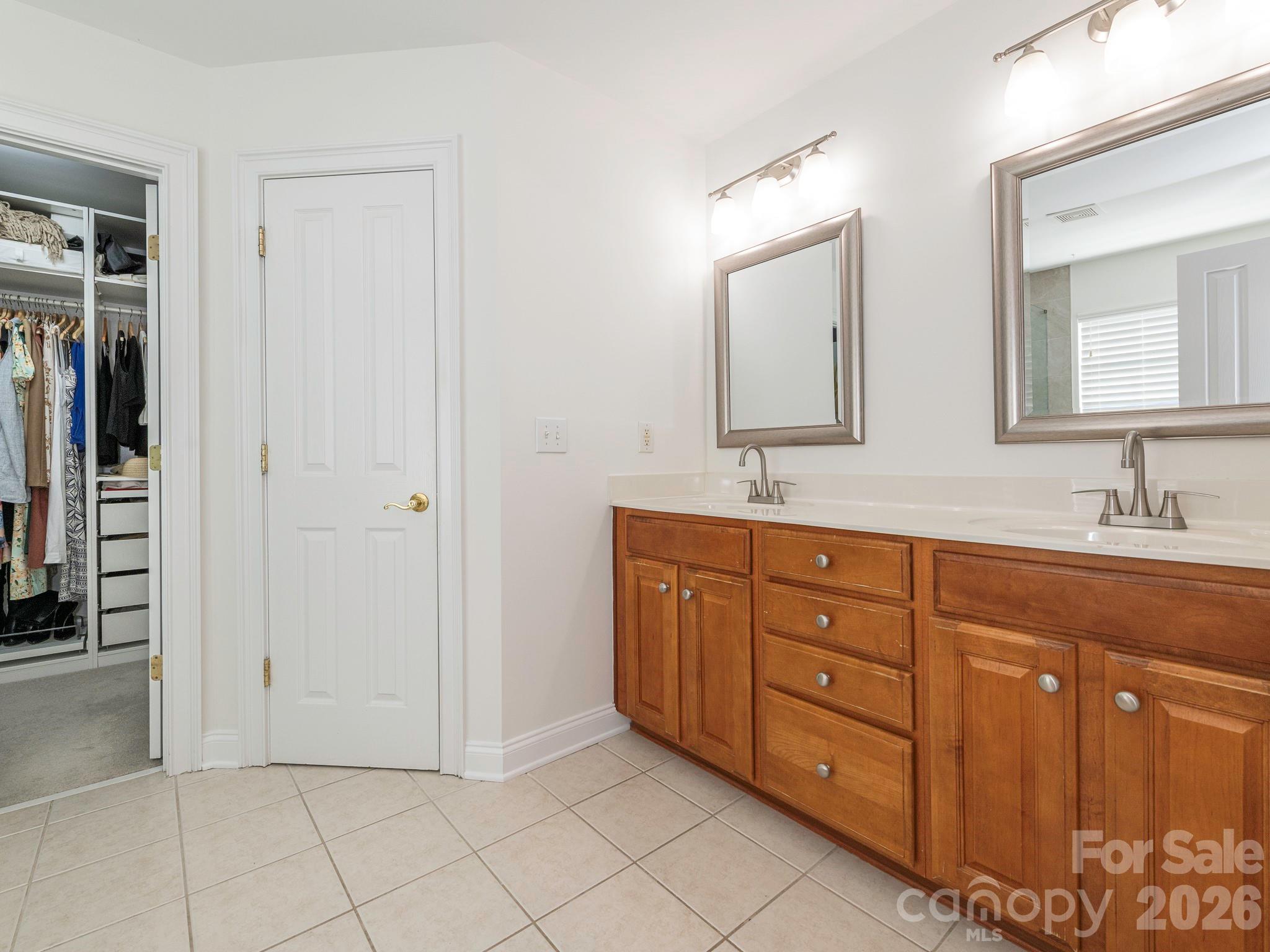1409 Shade Tree Court — Matthews