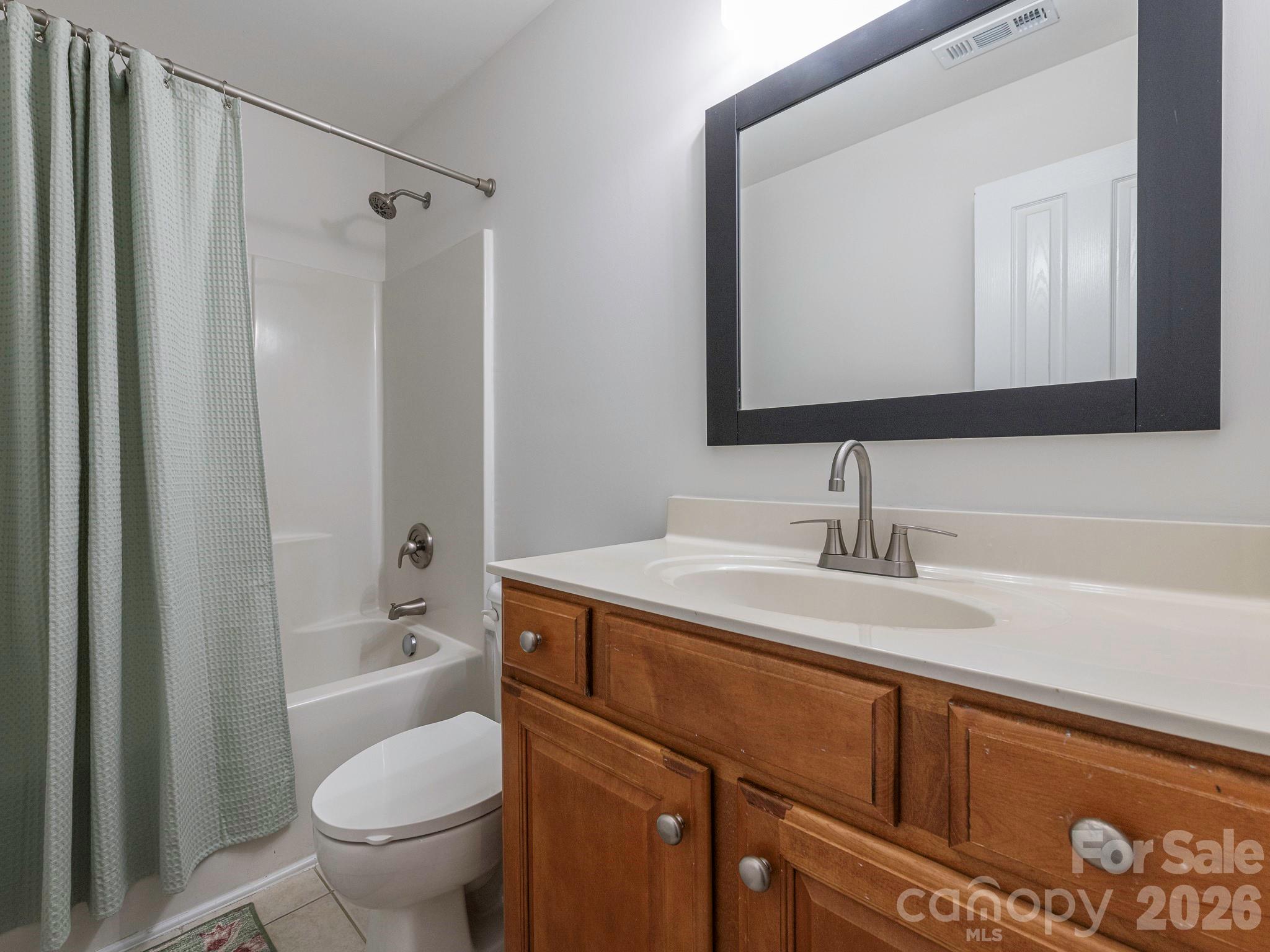 1409 Shade Tree Court — Matthews