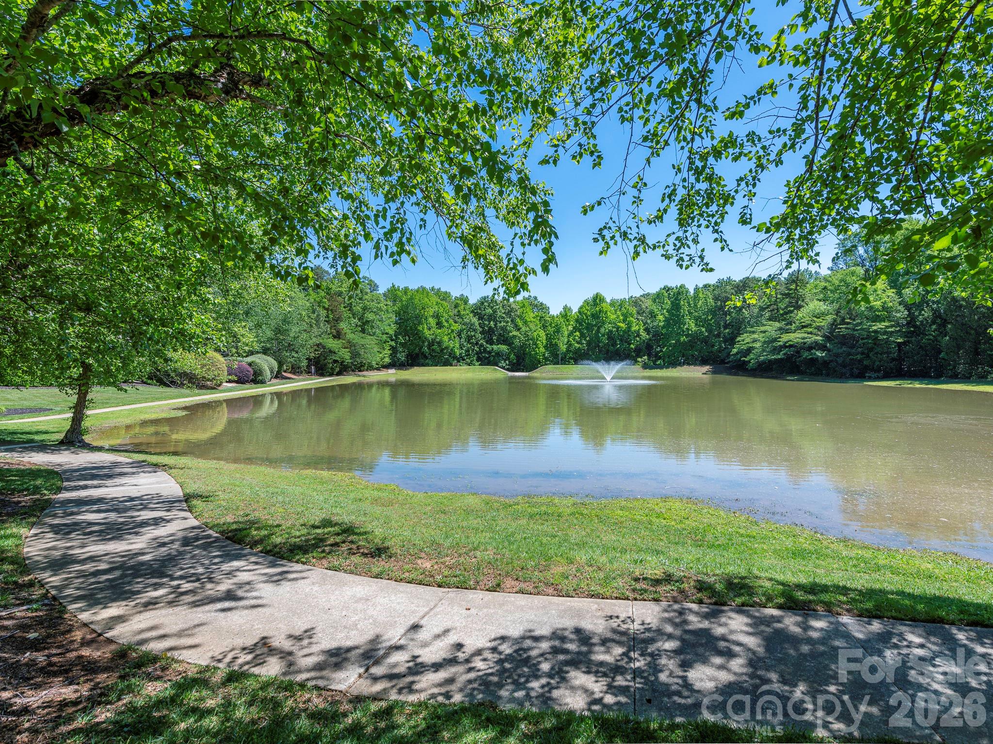1409 Shade Tree Court — Matthews