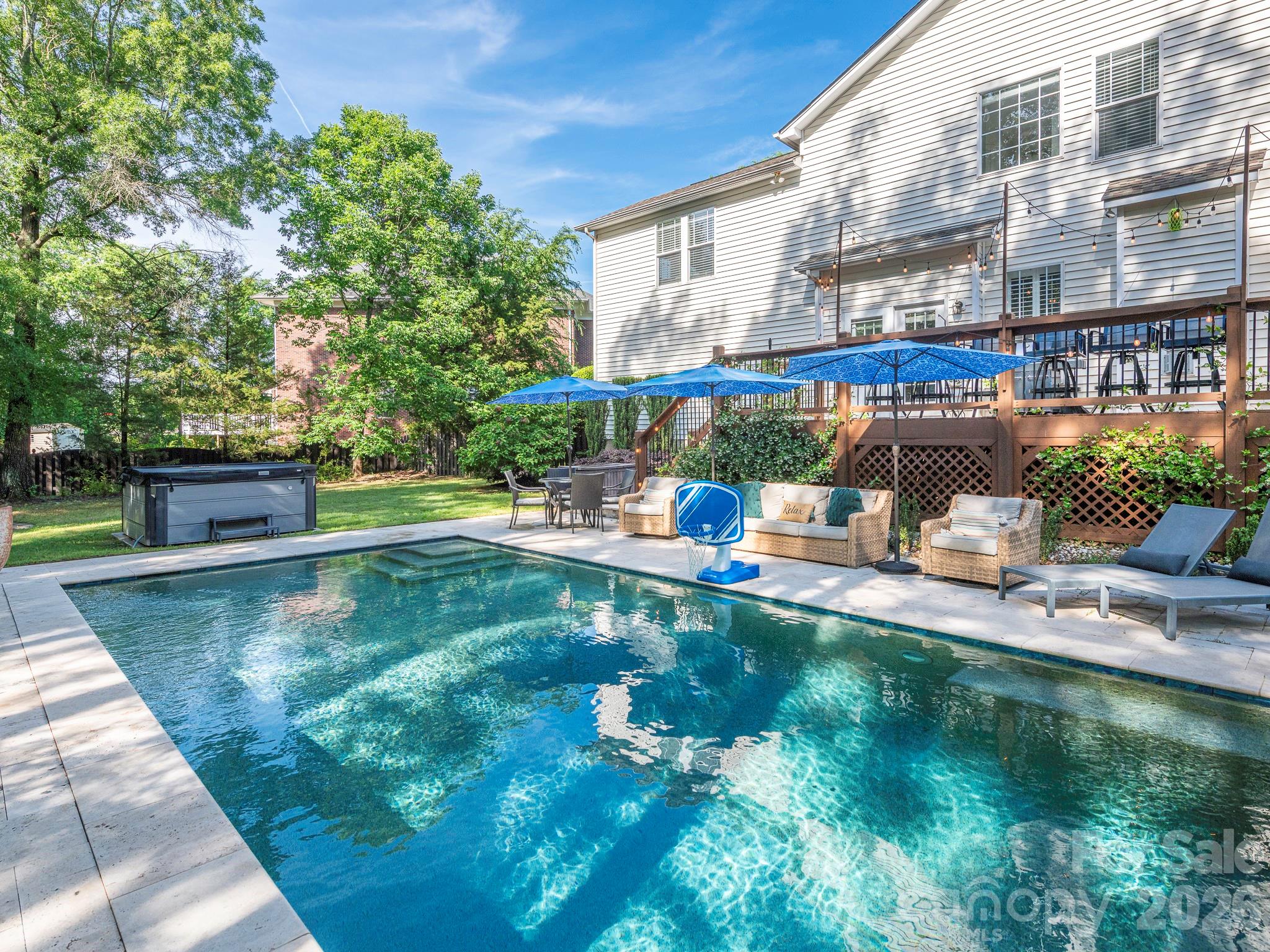 1409 Shade Tree Court — Matthews