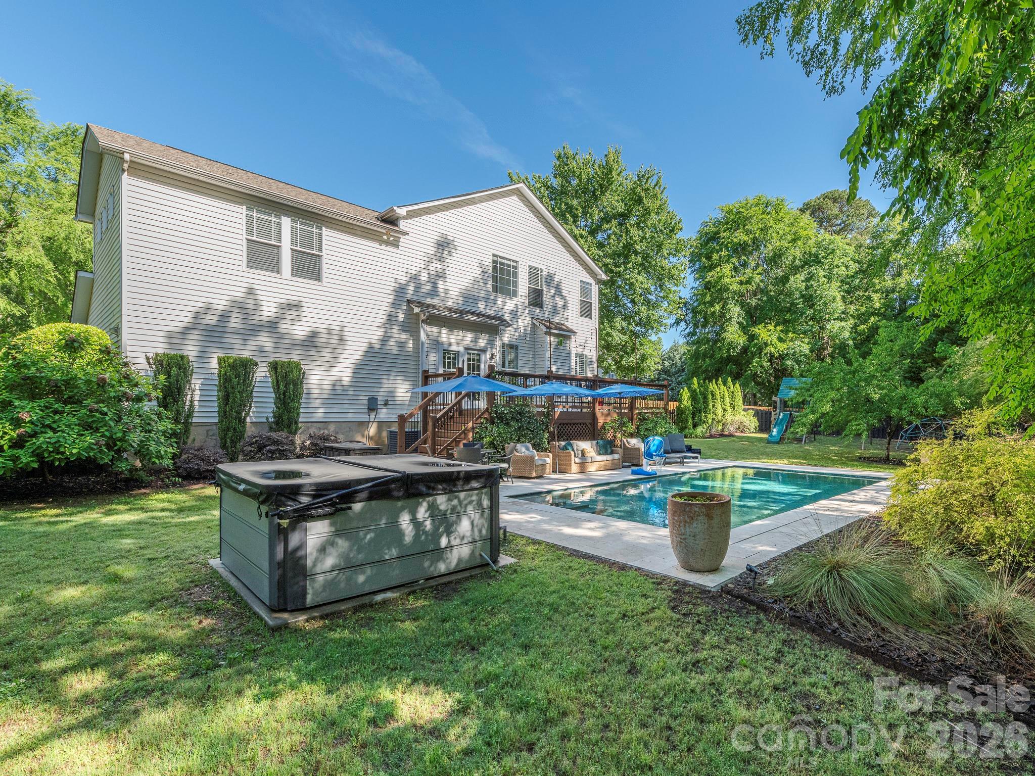 1409 Shade Tree Court — Matthews