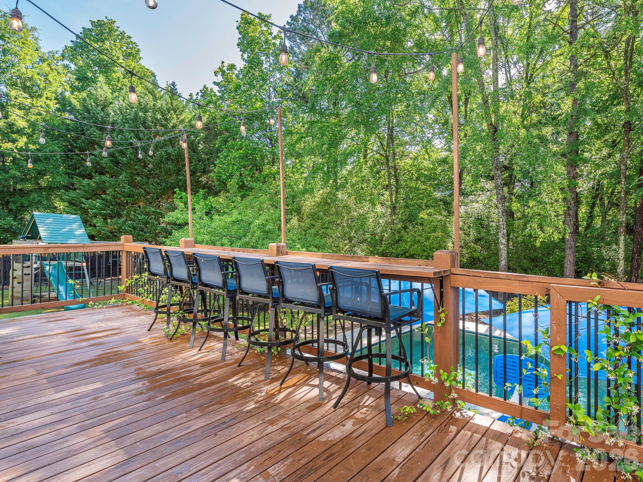 1409 Shade Tree Court — Matthews