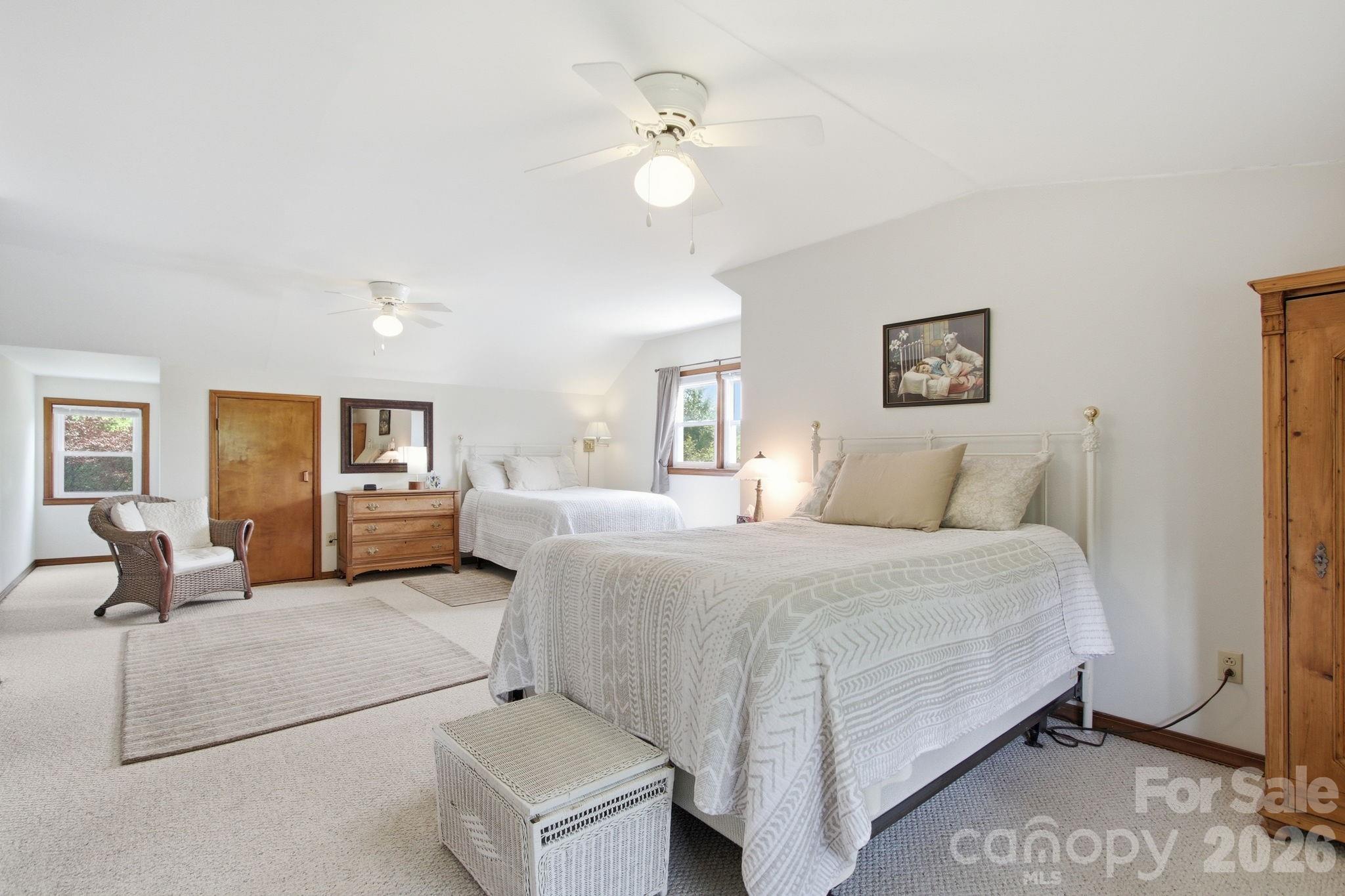 11 Summer Lane — Spruce Pine