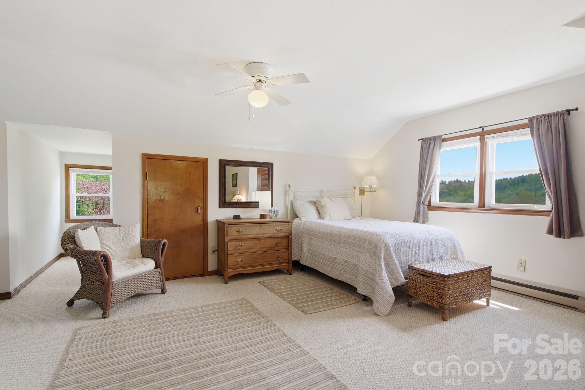11 Summer Lane — Spruce Pine