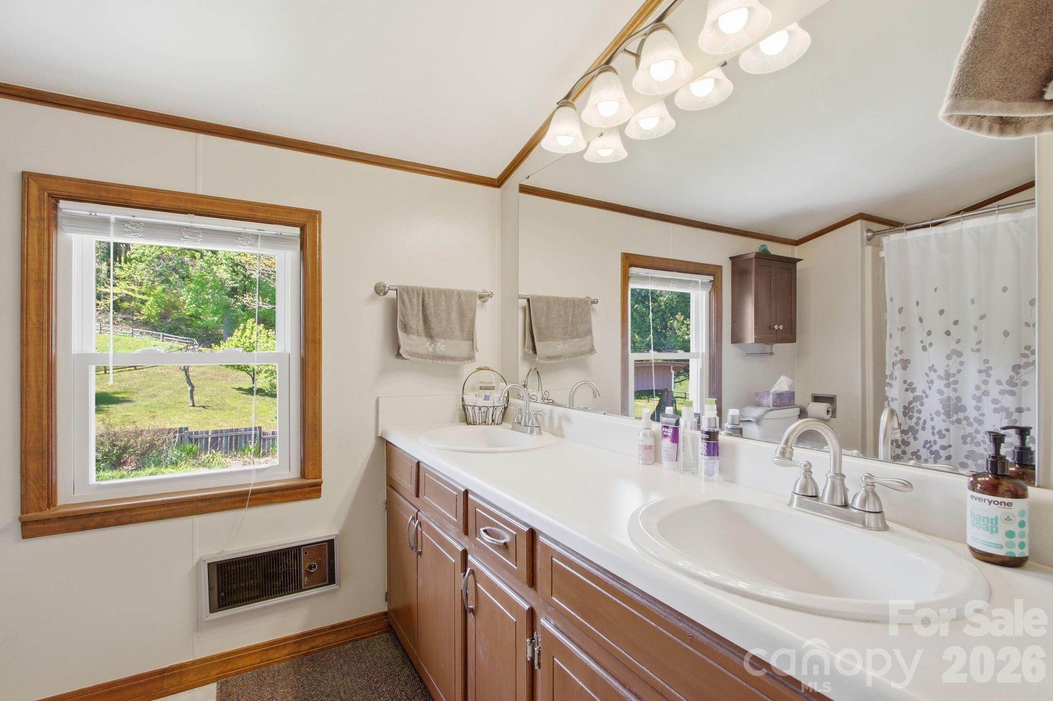 11 Summer Lane — Spruce Pine