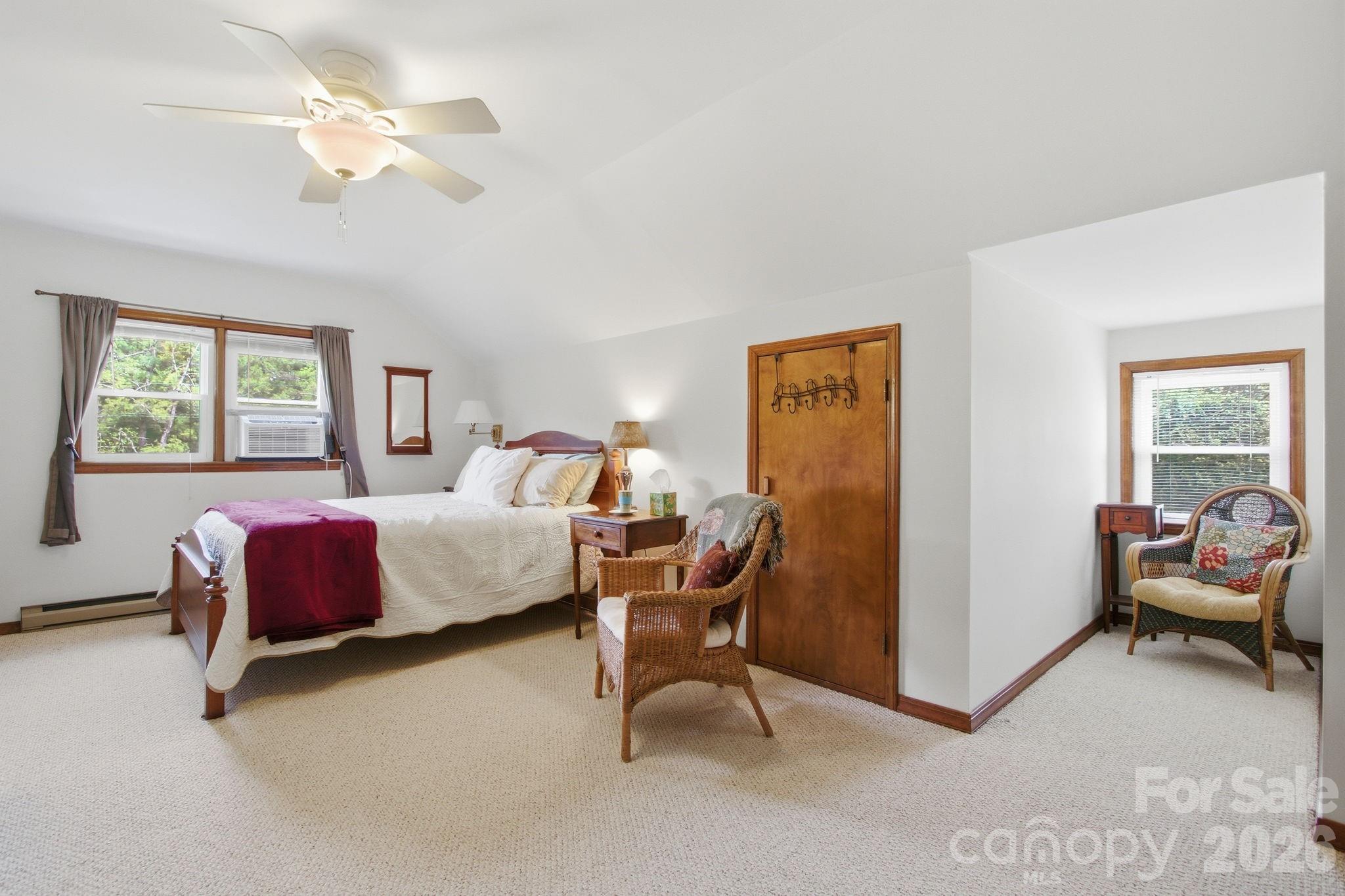 11 Summer Lane — Spruce Pine