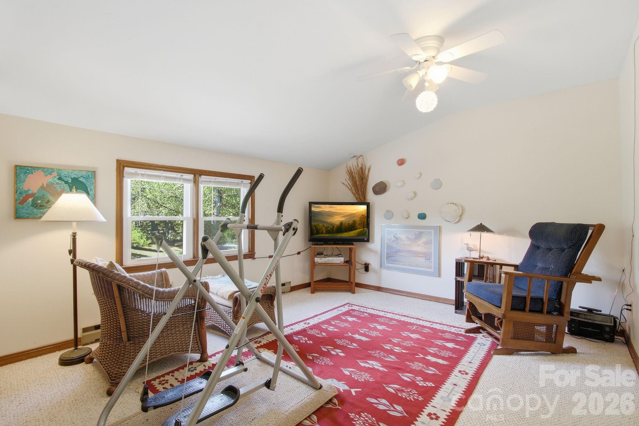 11 Summer Lane — Spruce Pine