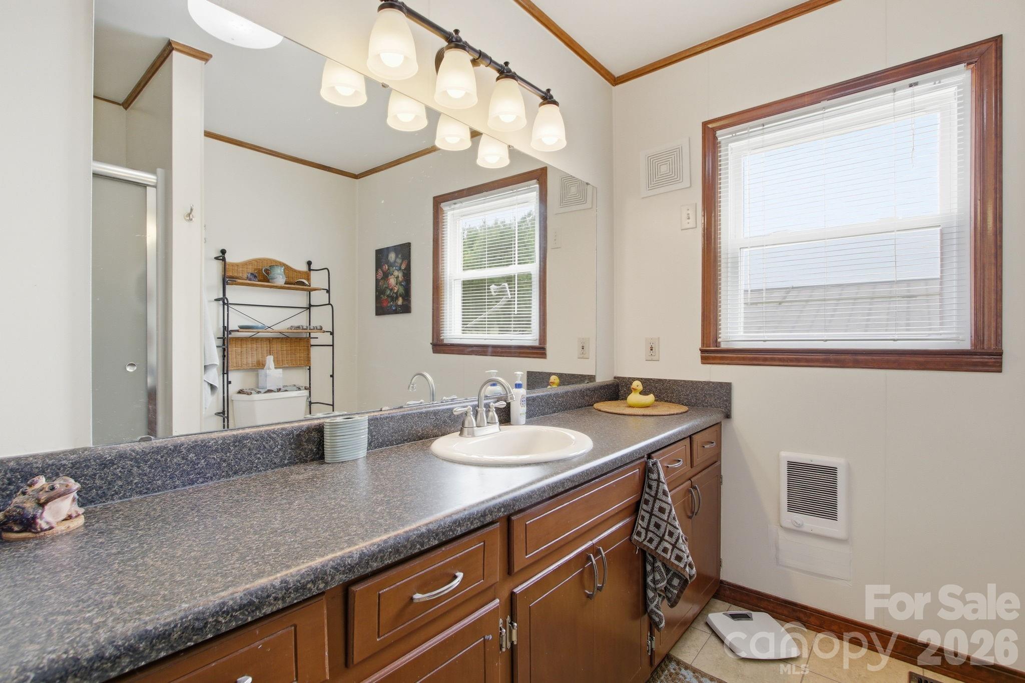 11 Summer Lane — Spruce Pine