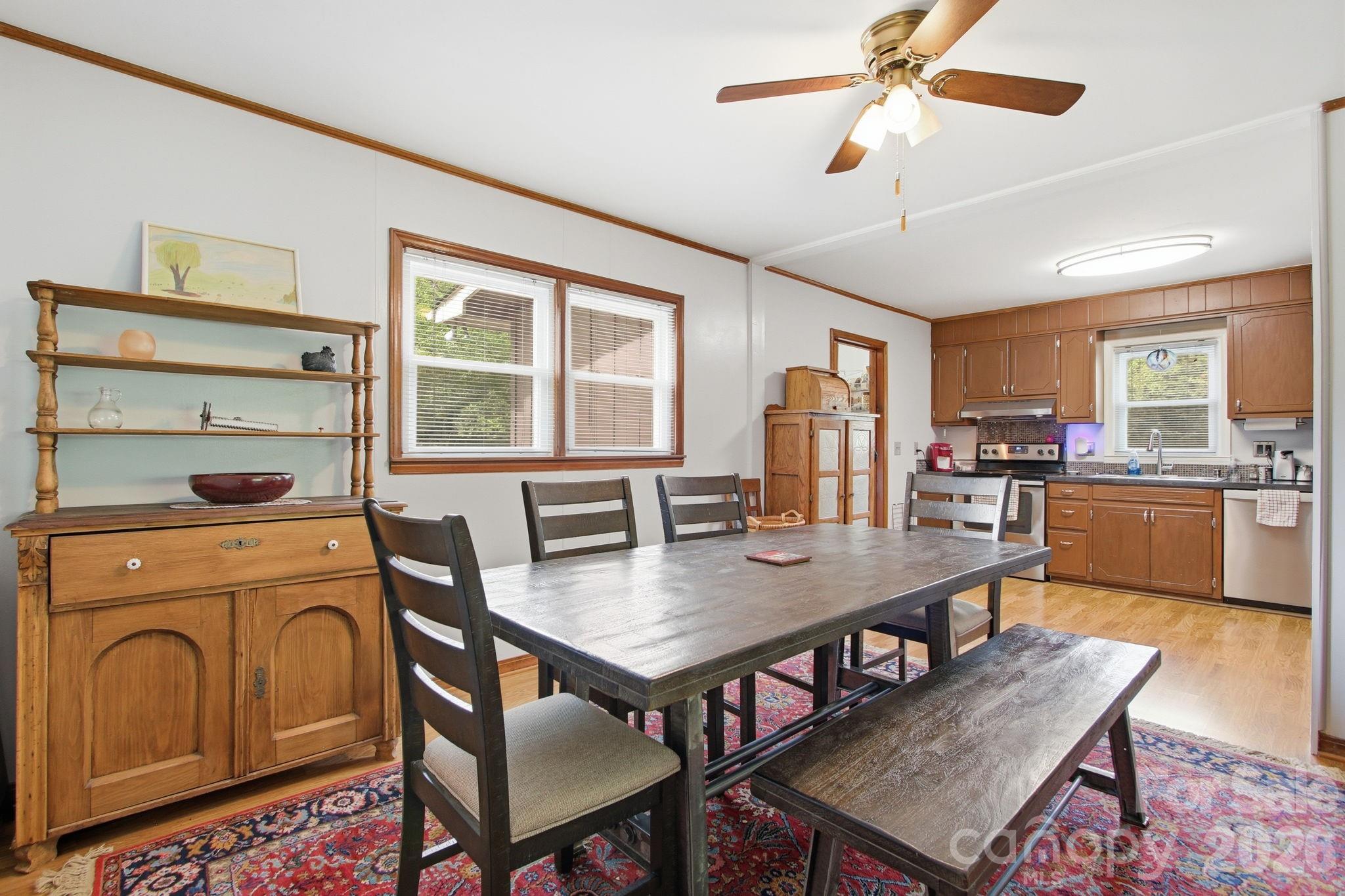 11 Summer Lane — Spruce Pine