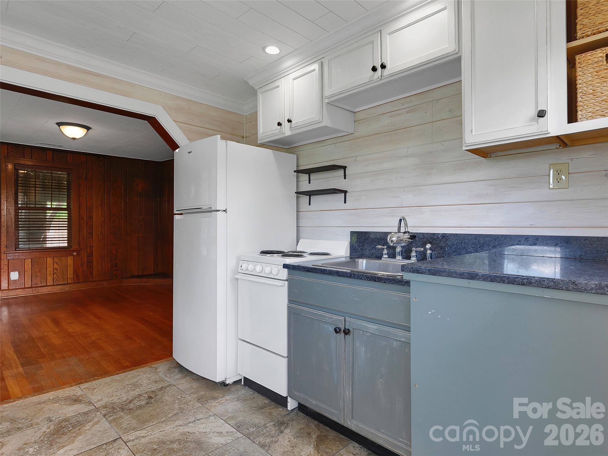 29 Salem Street — Brevard