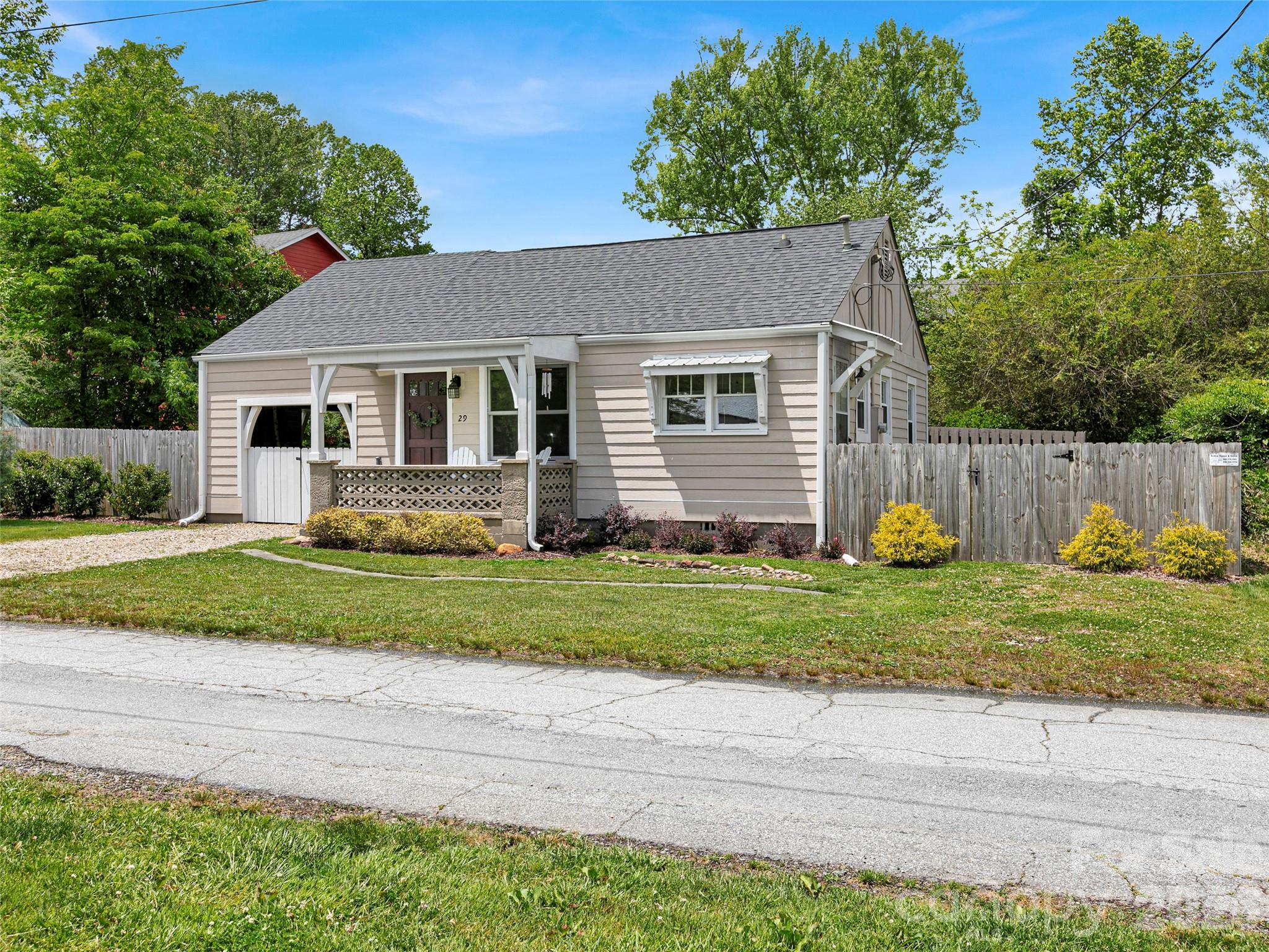 29 Salem Street — Brevard