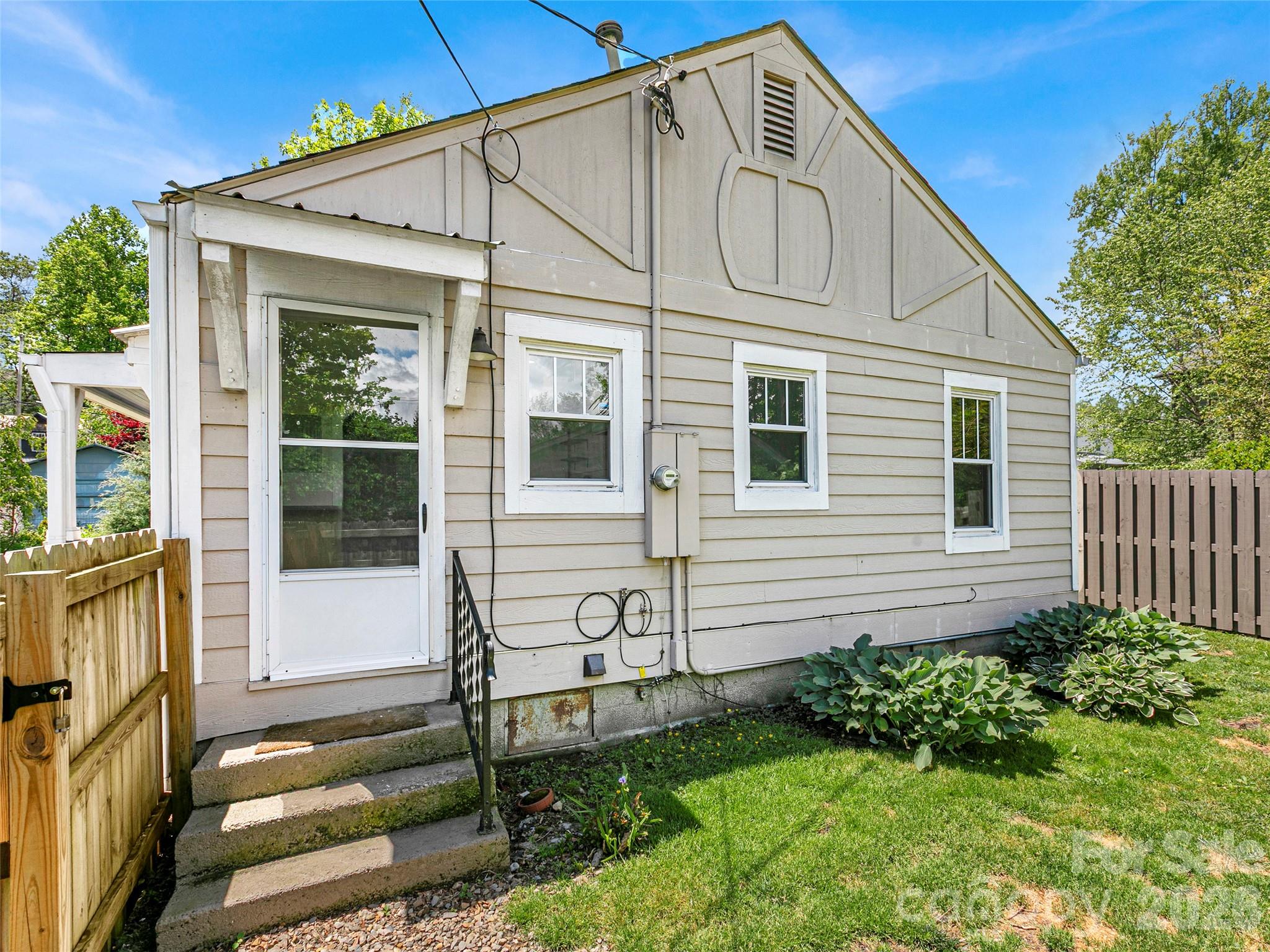 29 Salem Street — Brevard