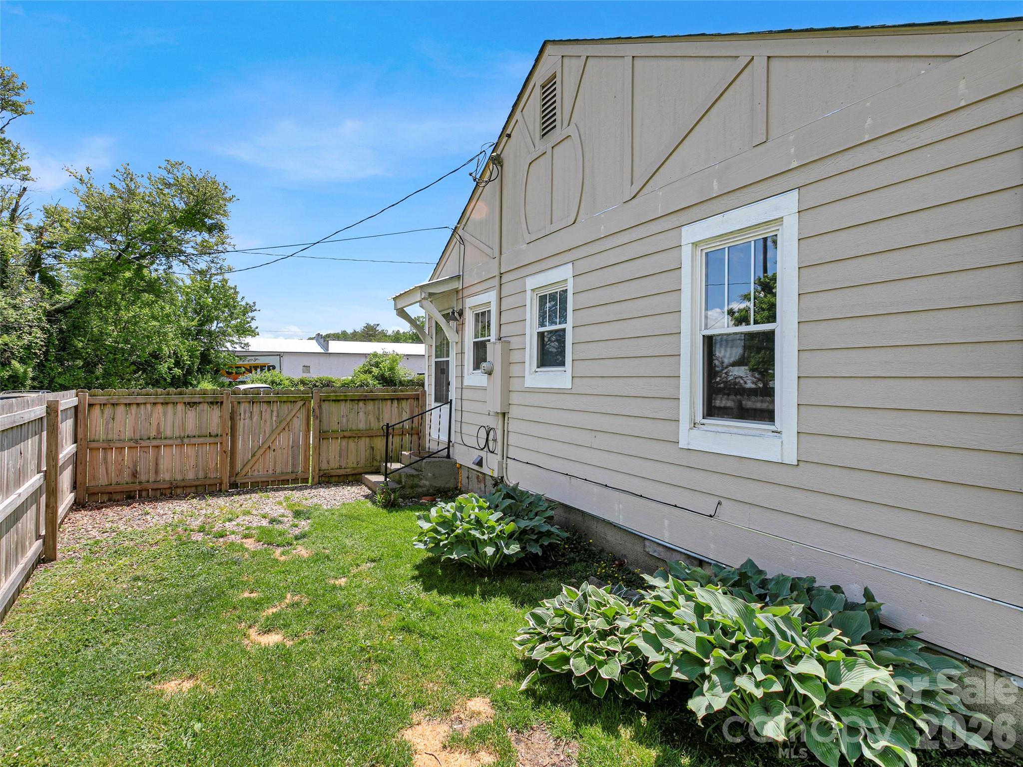 29 Salem Street — Brevard
