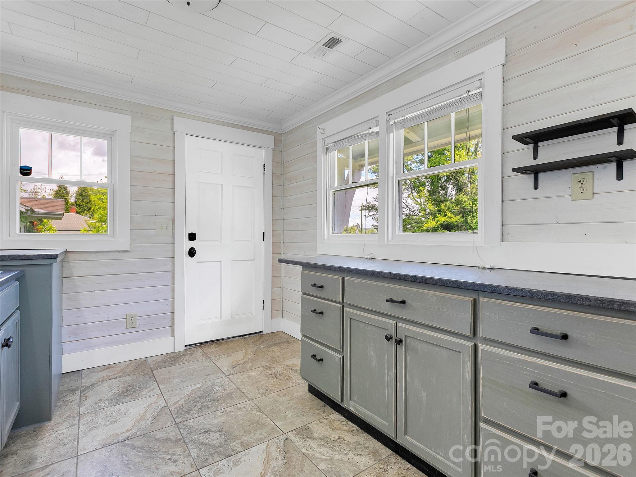 29 Salem Street — Brevard