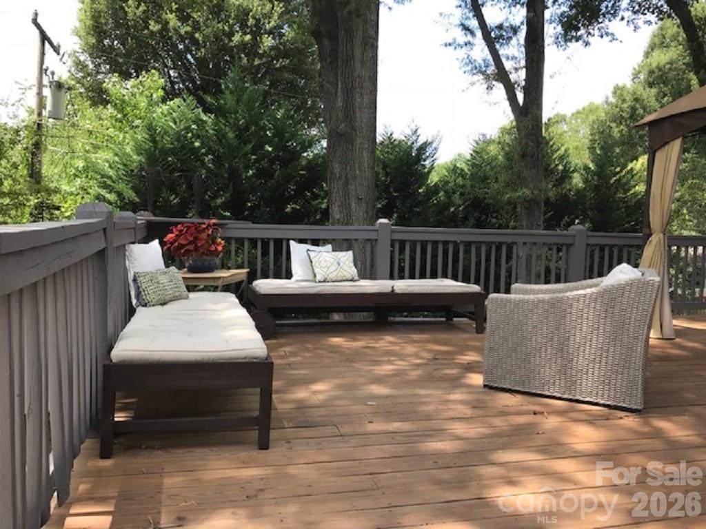 1140 Bevis Drive — Charlotte