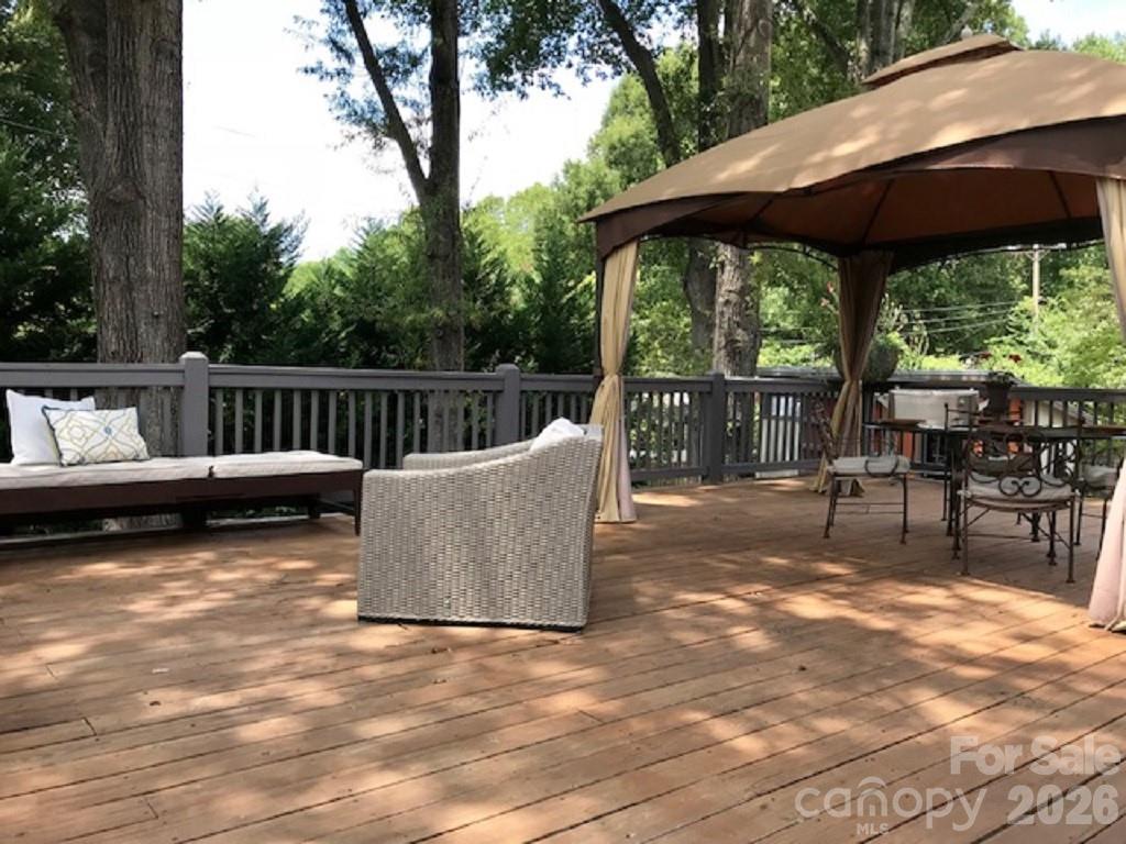 1140 Bevis Drive — Charlotte
