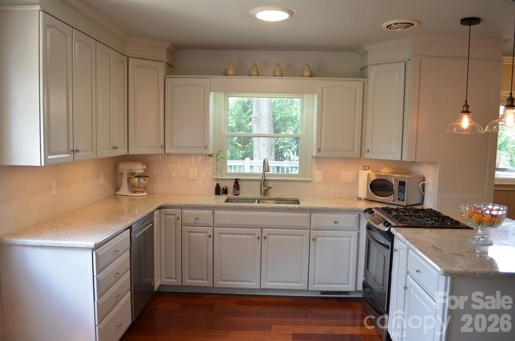 1140 Bevis Drive — Charlotte