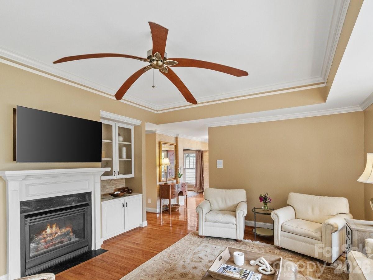 6 Creekside Way — Asheville